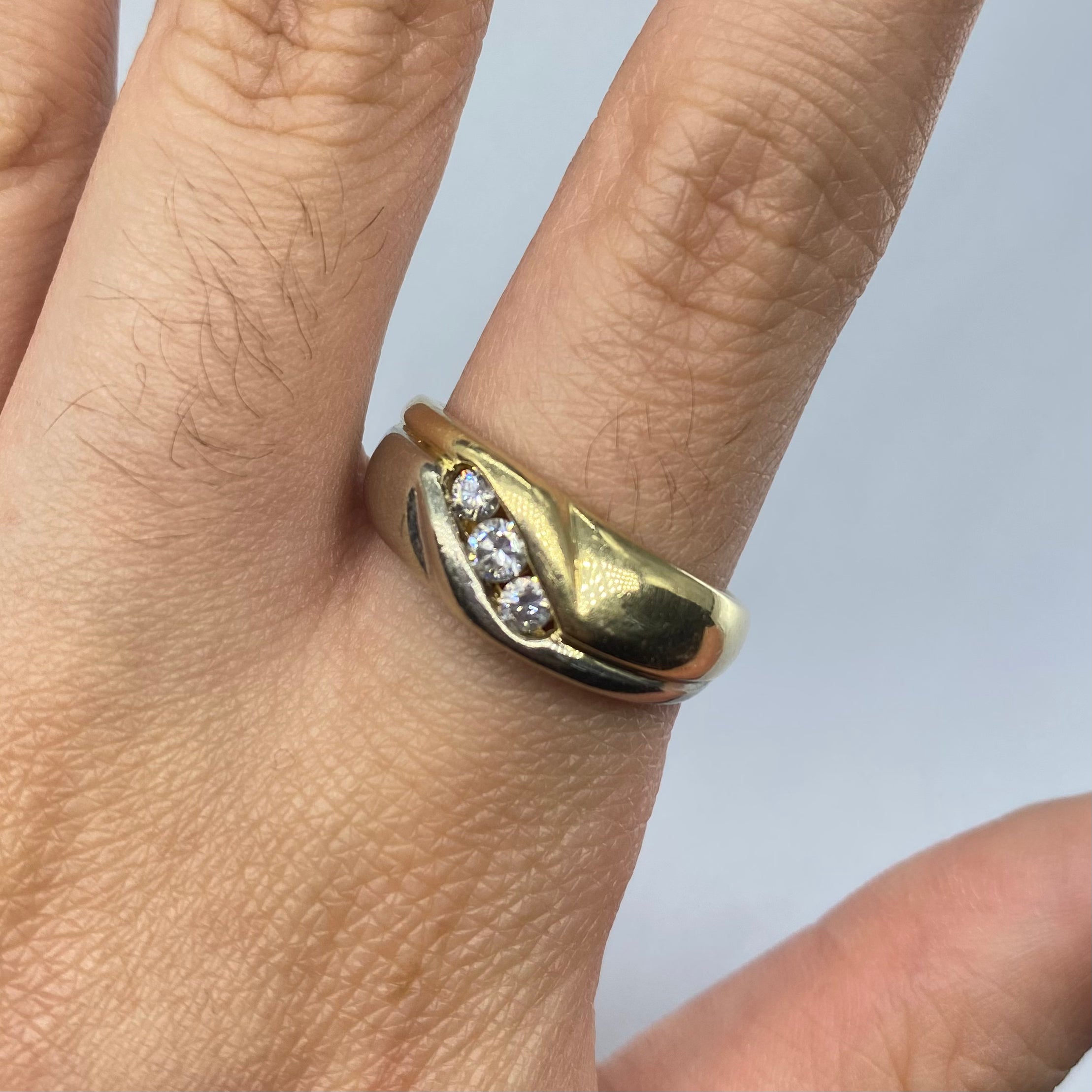 Two Toned Diamond Ring | 0.26ctw | SZ 9.5 |