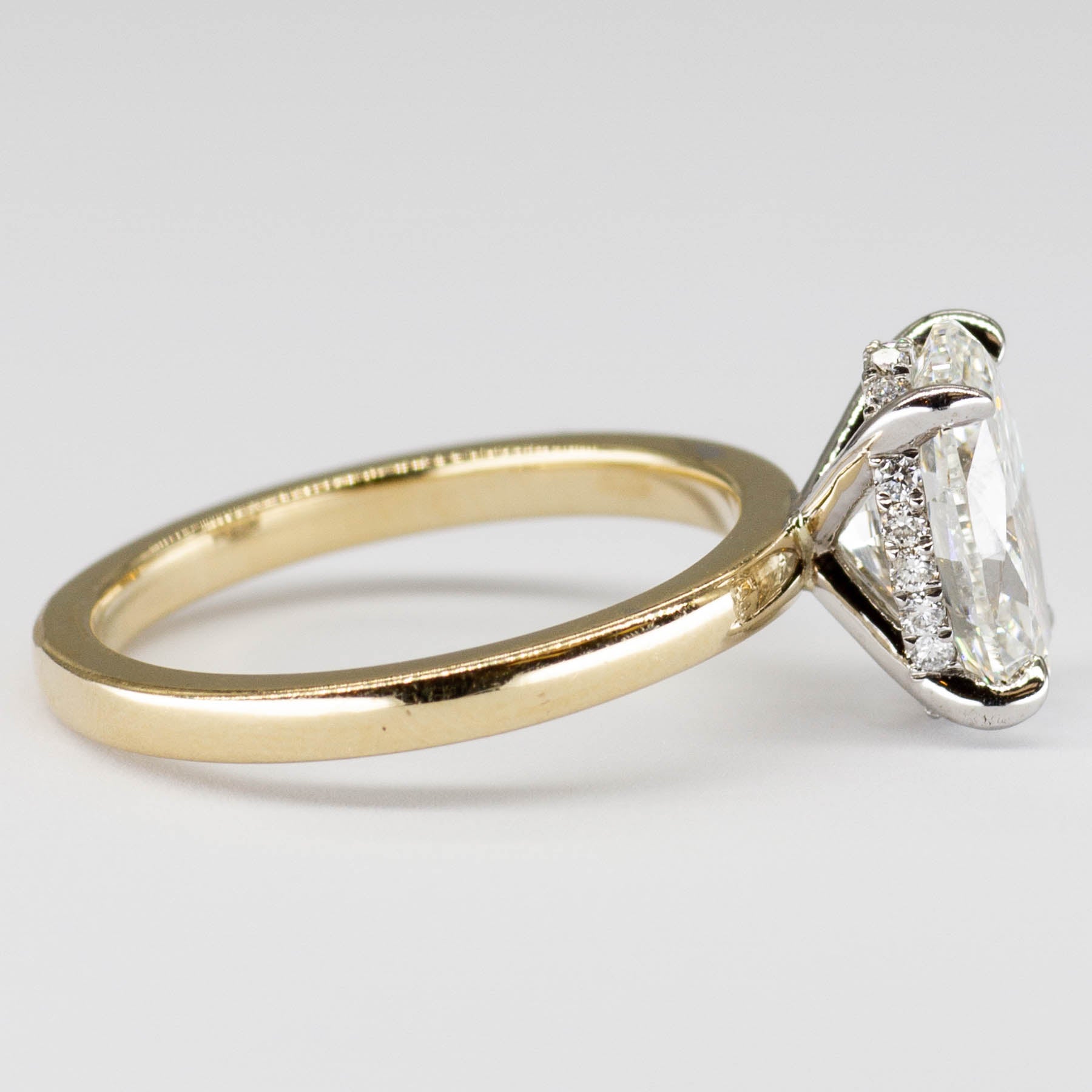 Bague de fiançailles solitaire en diamant ovale avec accents | 1,91 ct | VS2 G | Taille 4,5 | 