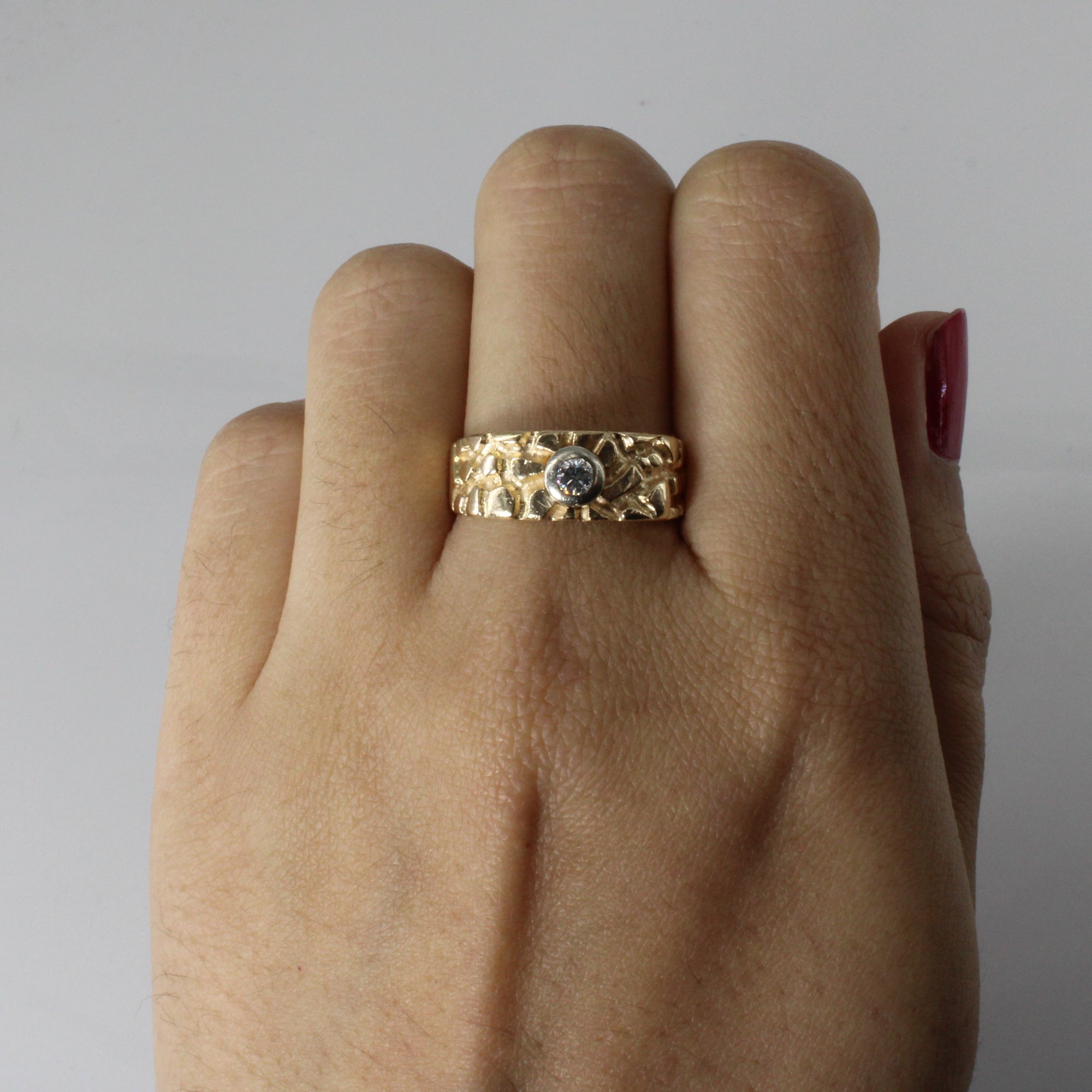 Bezel Set Diamond Textured Gold Ring | 0.15ct | SZ 7.75 |