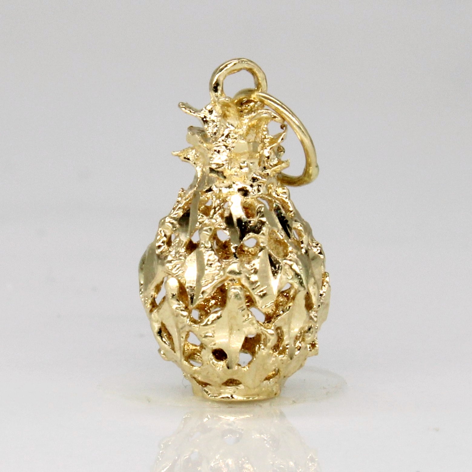 14k Yellow Gold Pineapple Charm