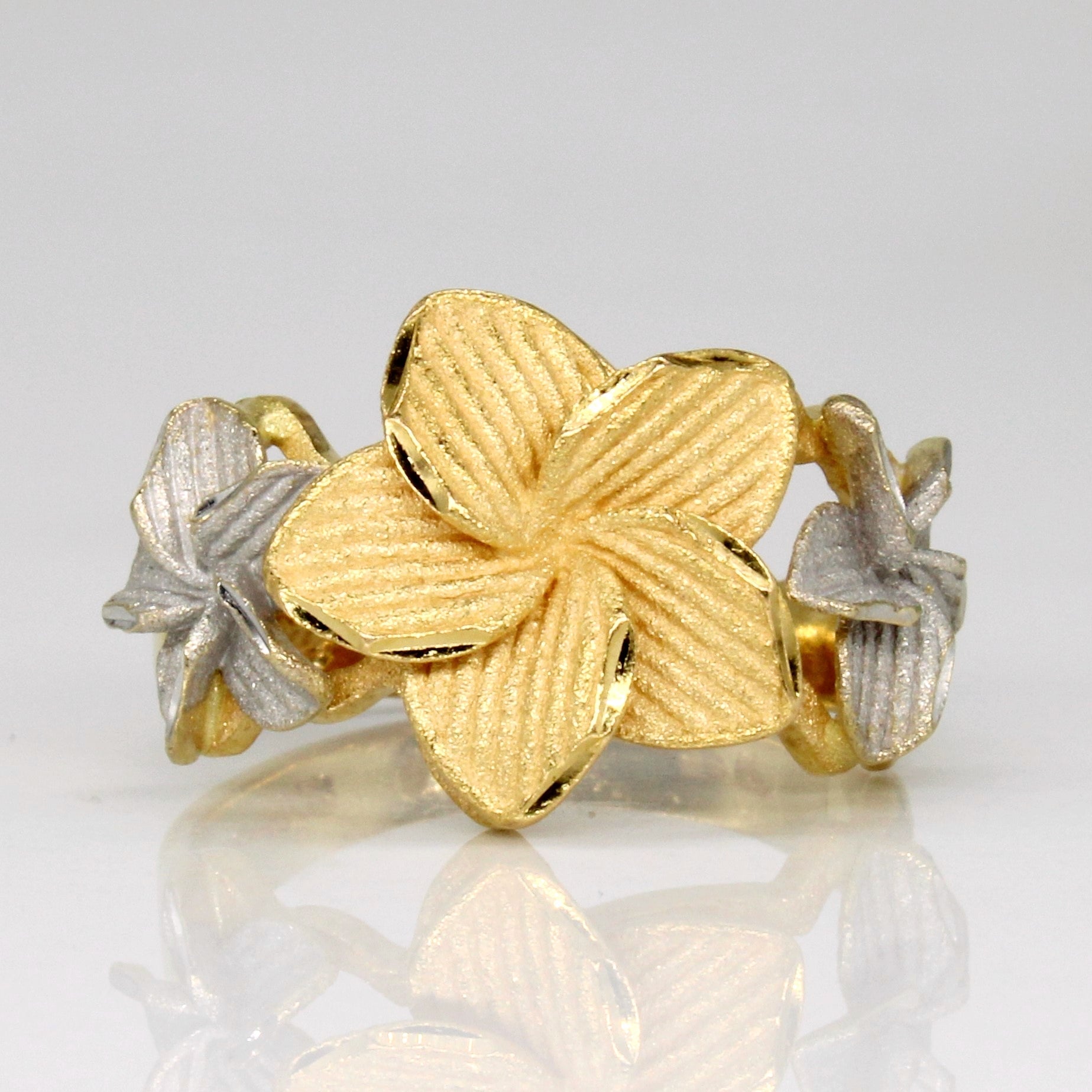 22k Two Tone Gold Flower Ring | SZ 6 |