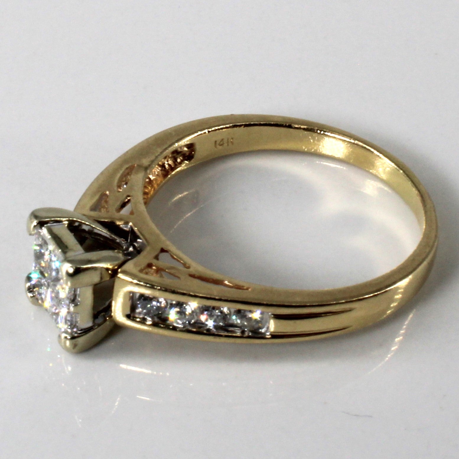 High Set Cluster Diamond Engagement Ring | 0.96ctw | SZ 9 |
