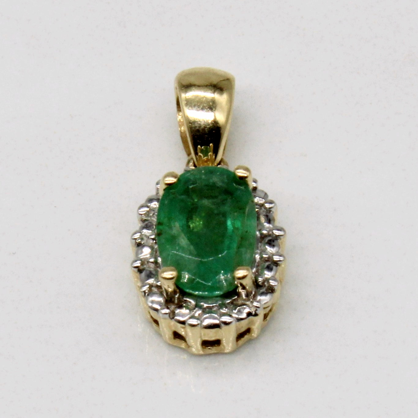 Pendentif émeraude | 0,60 ct |
