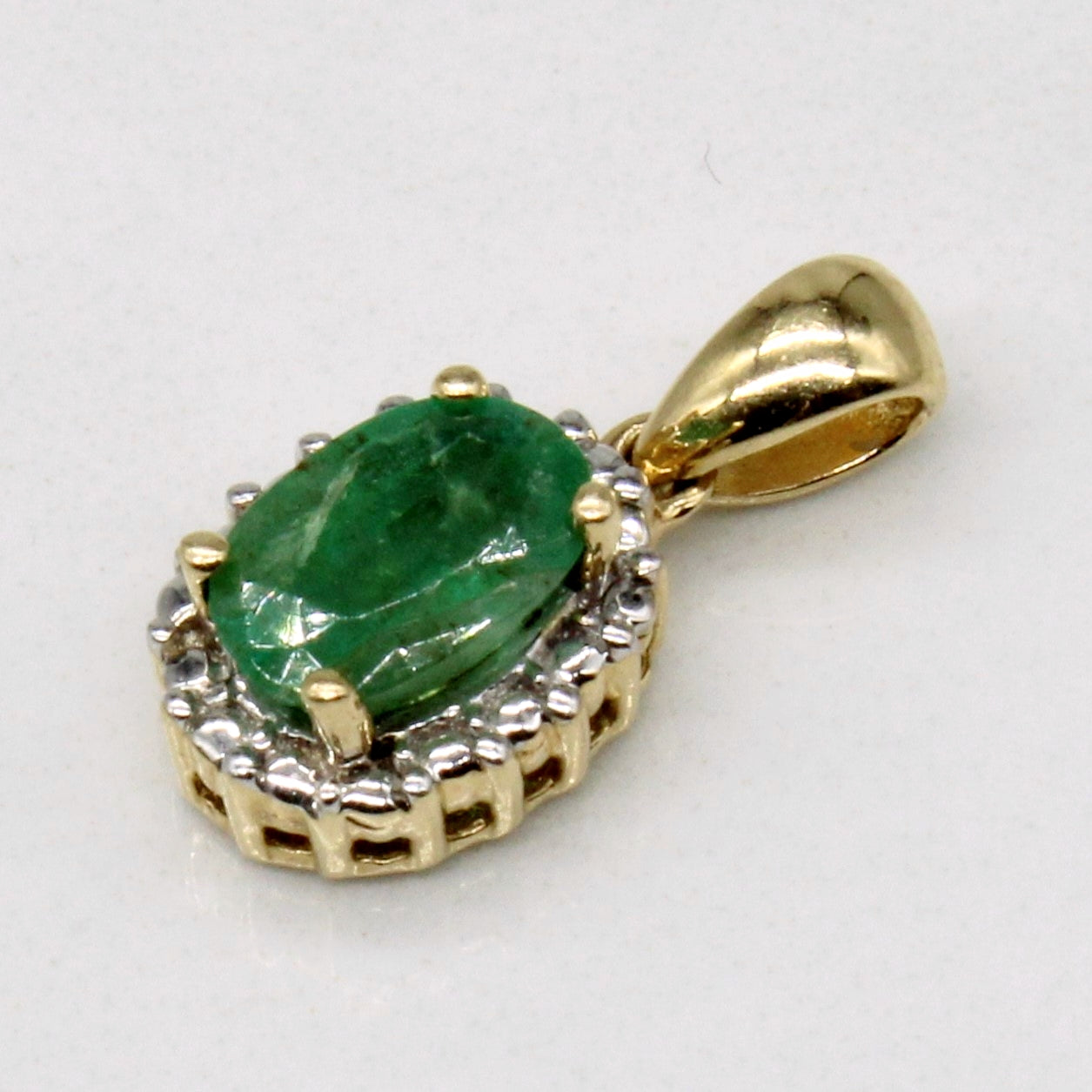 Pendentif émeraude | 0,60 ct |