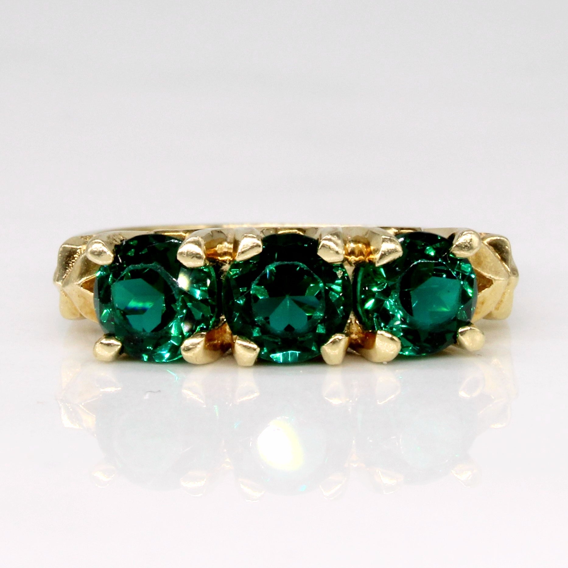 Green Glass Ring | 1.50ctw | SZ 6 |