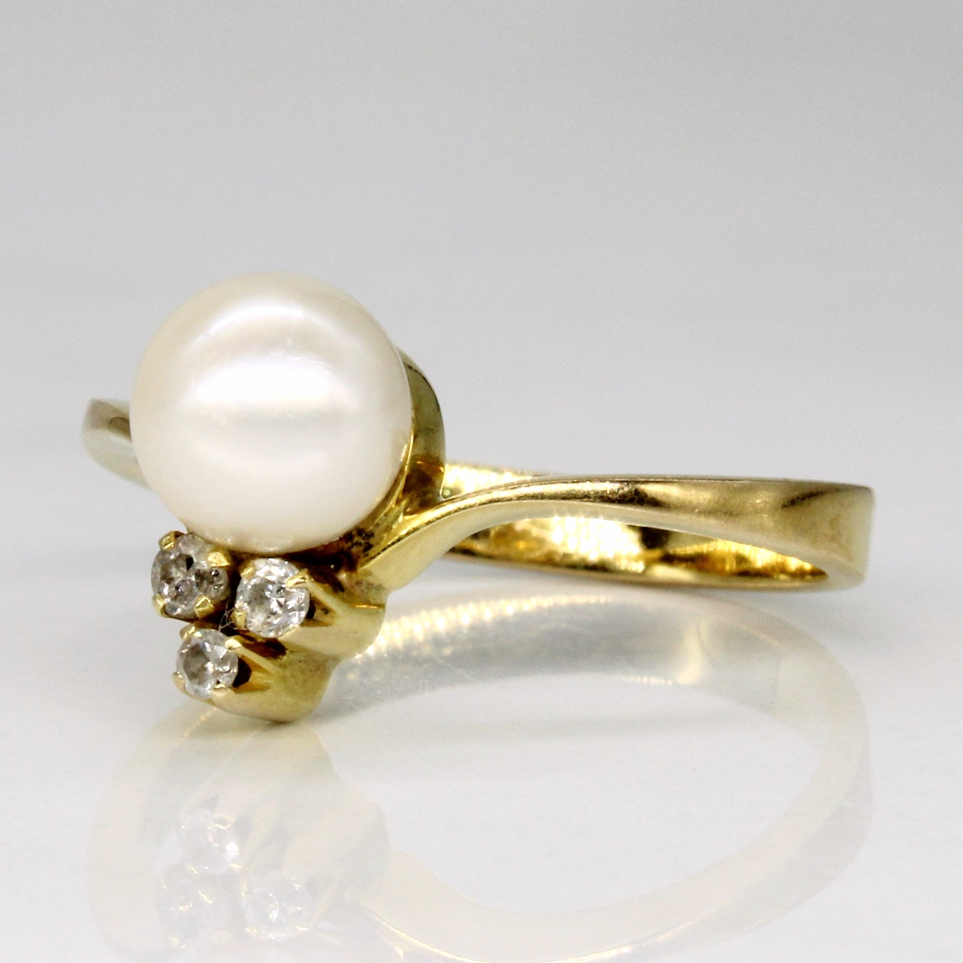 Pearl & Diamond Chevron Ring | 0.07ctw | SZ 7.25 |