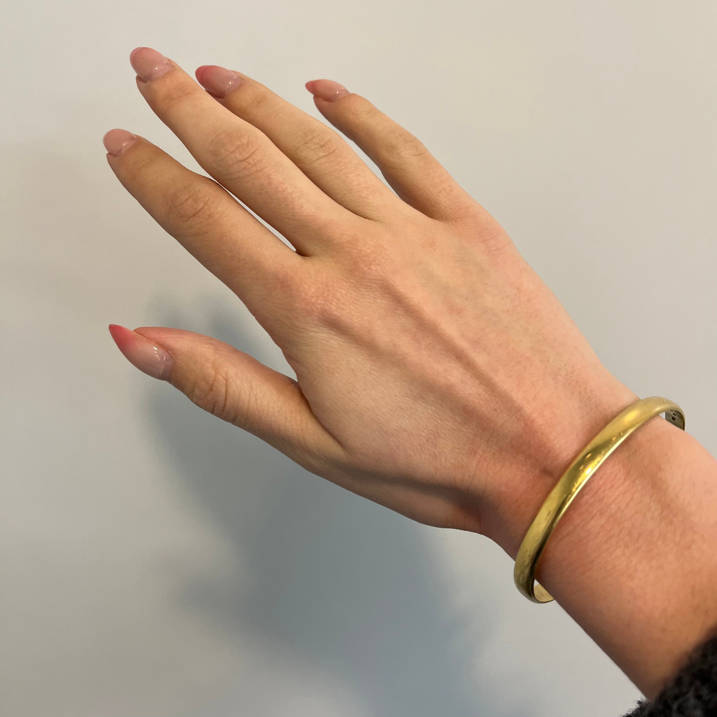 Austrian Hallmarked 18k Yellow Gold Bangle 7"