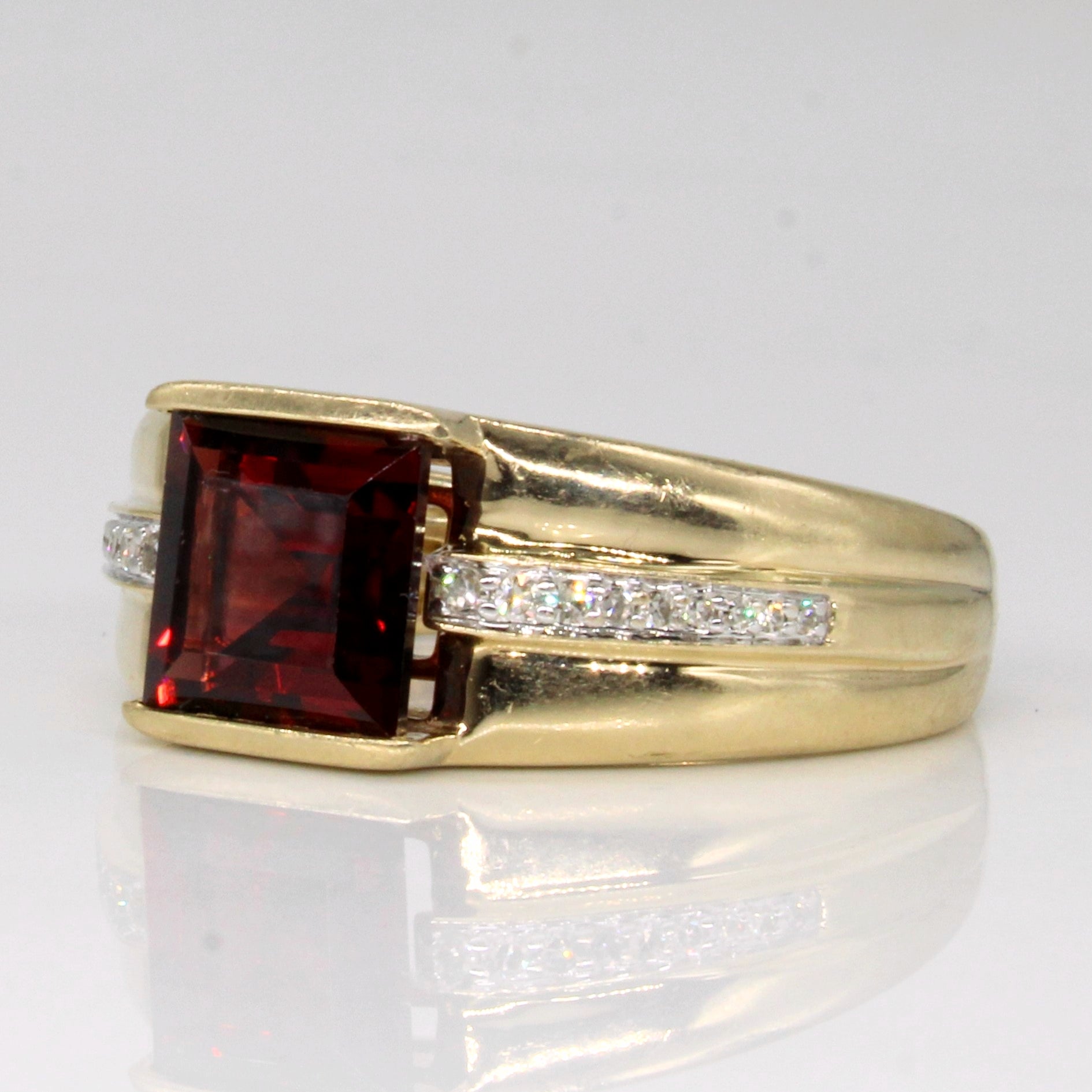 Garnet & Diamond Cocktail Ring | 3.00ct, 0.06ctw | SZ 10 |