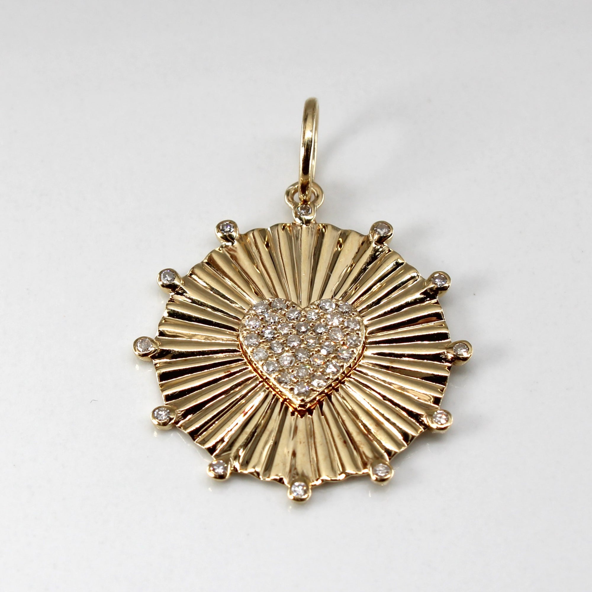 Cluster Diamond Heart Gold Pendant | 0.28ctw |