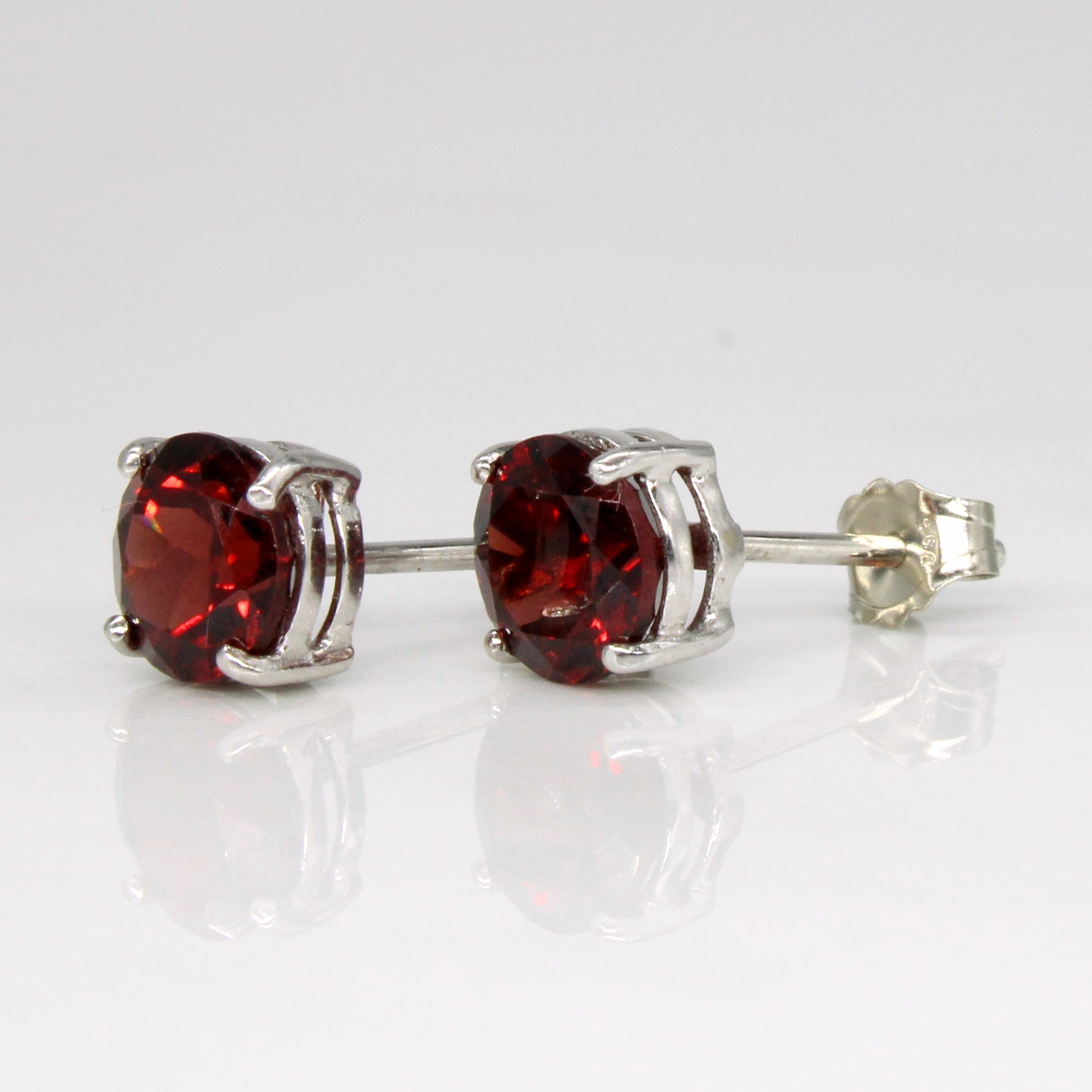 Boucles d'oreilles en grenat | 0,70 ct |