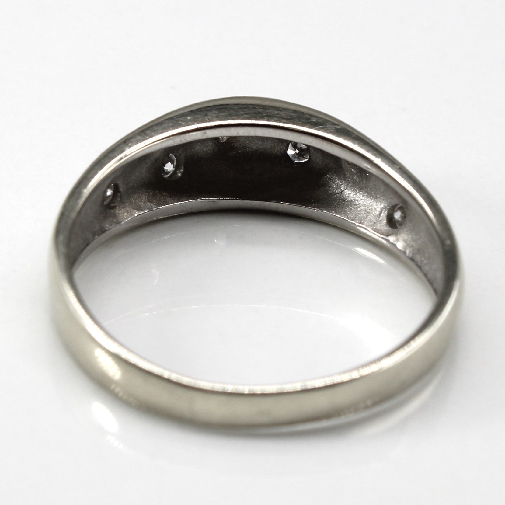 Flush Set Diamond Ring | 0.14ctw | SZ 9.75 |