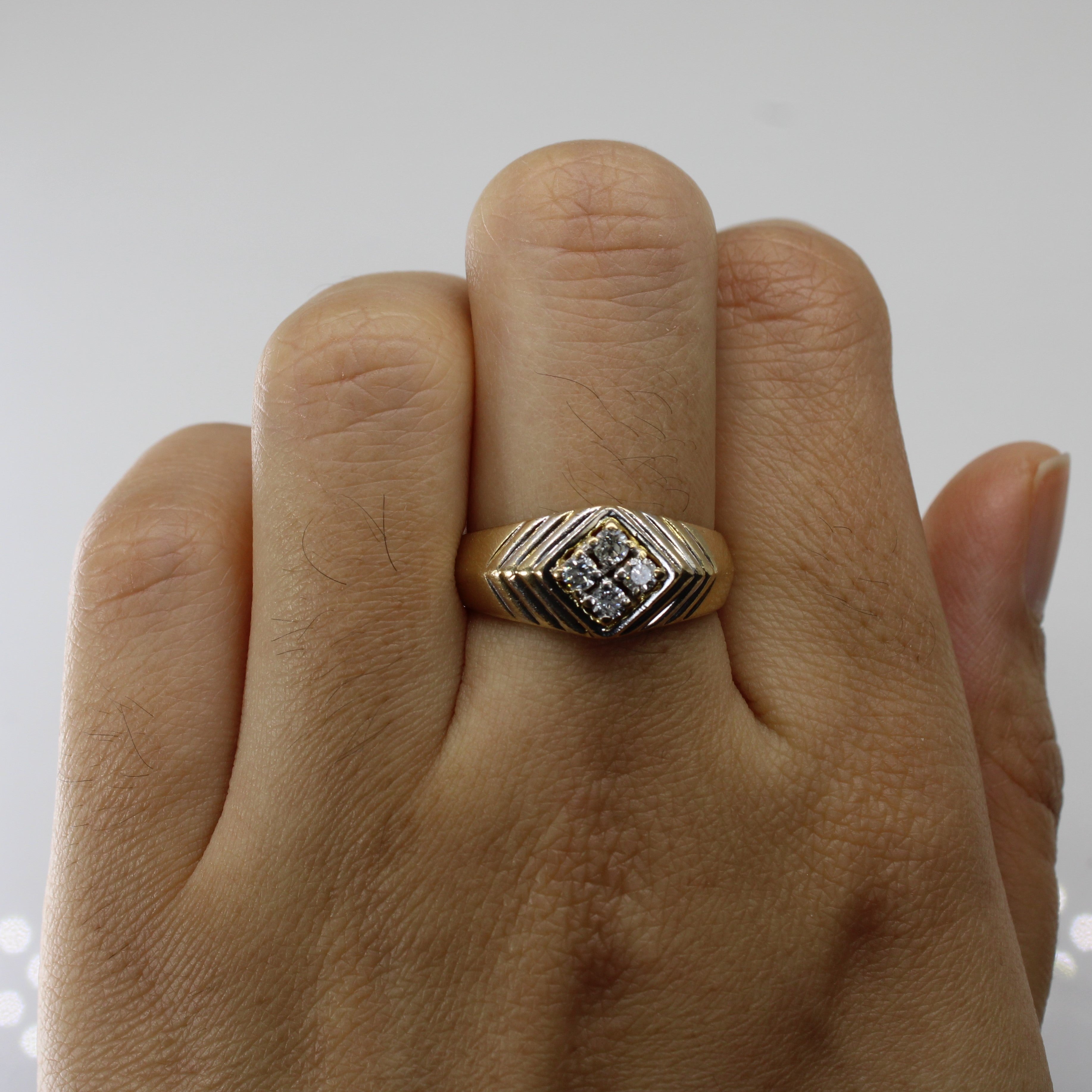 Cluster Diamond Textured Ring | 0.23ctw | SZ 7.25 |