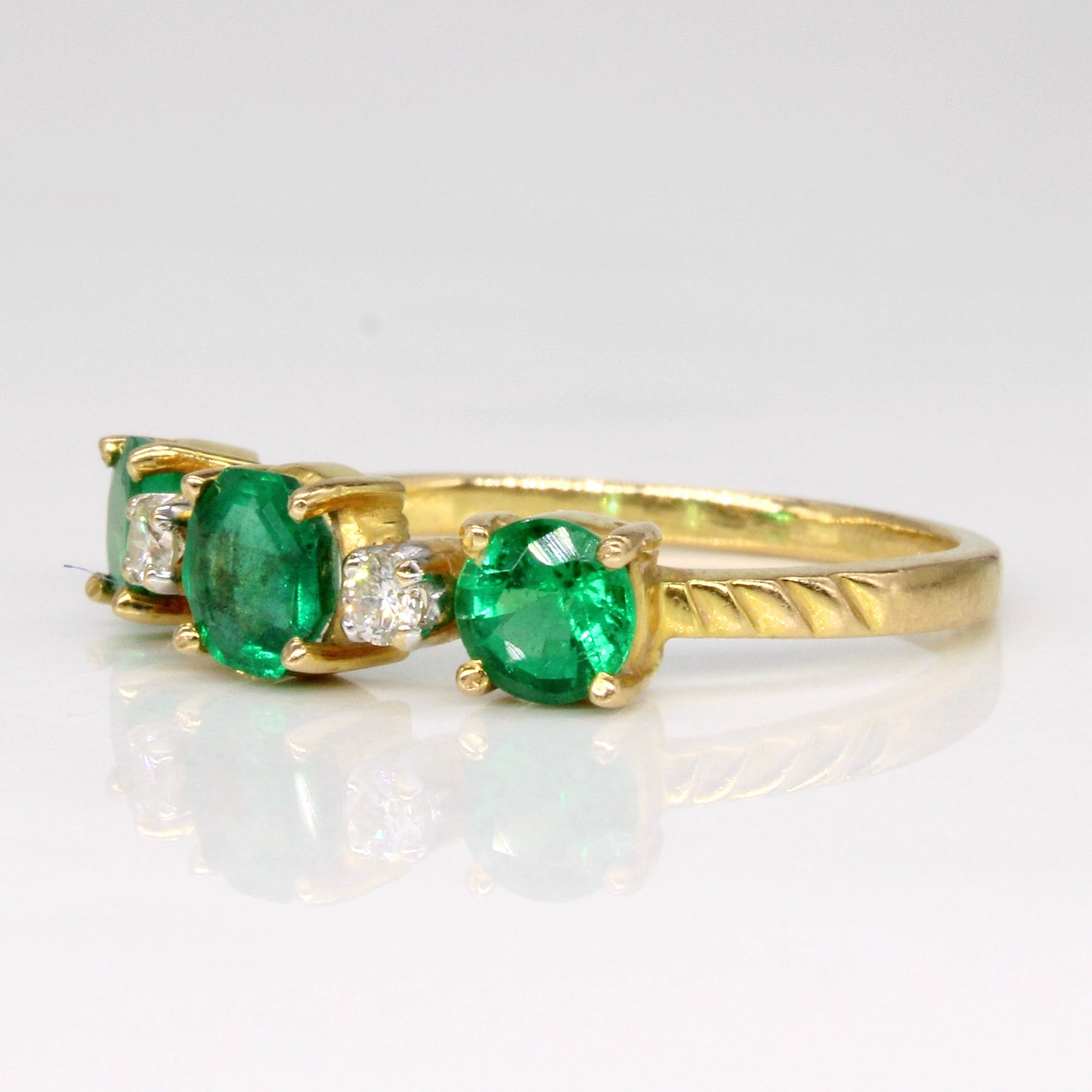 Emerald & Diamond Ring | 1.00ctw, 0.08ctw | SZ 6.75 |