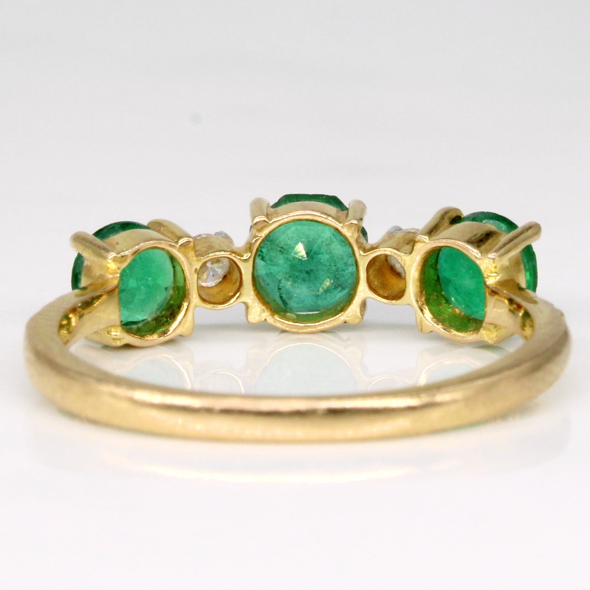 Emerald & Diamond Ring | 1.00ctw, 0.08ctw | SZ 6.75 |