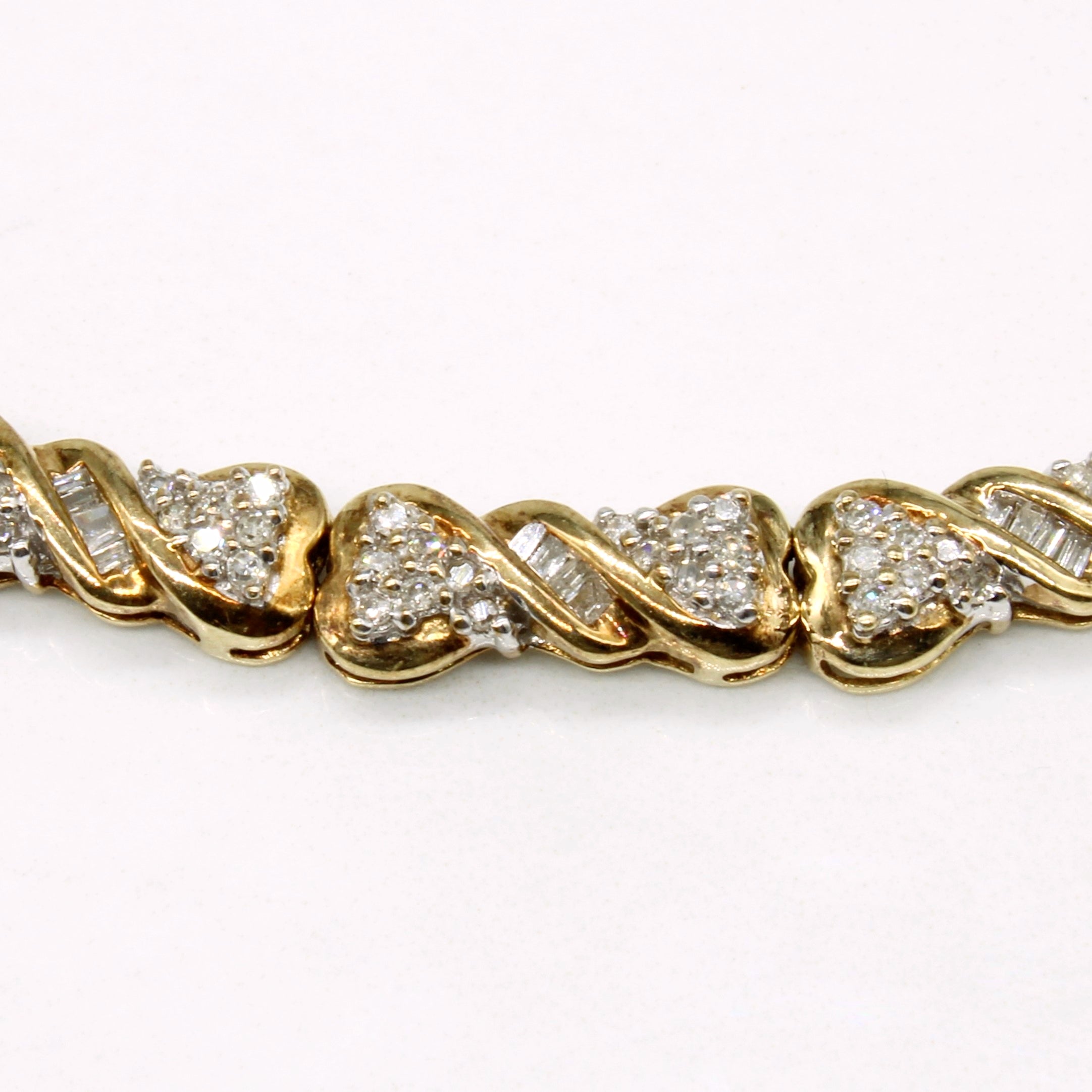 Diamond Scoop Pendant Necklace | 0.35ctw | 17" |