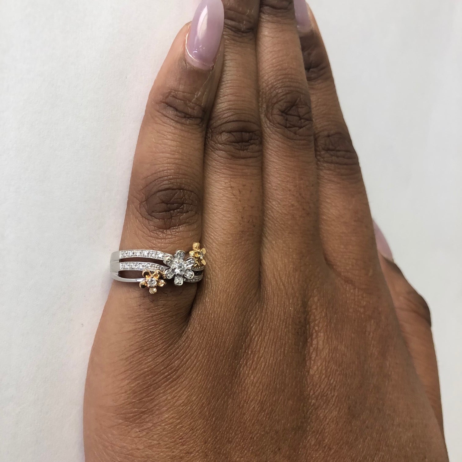 Split Shank Diamond Floral Ring | 0.32ctw | SZ 7 |
