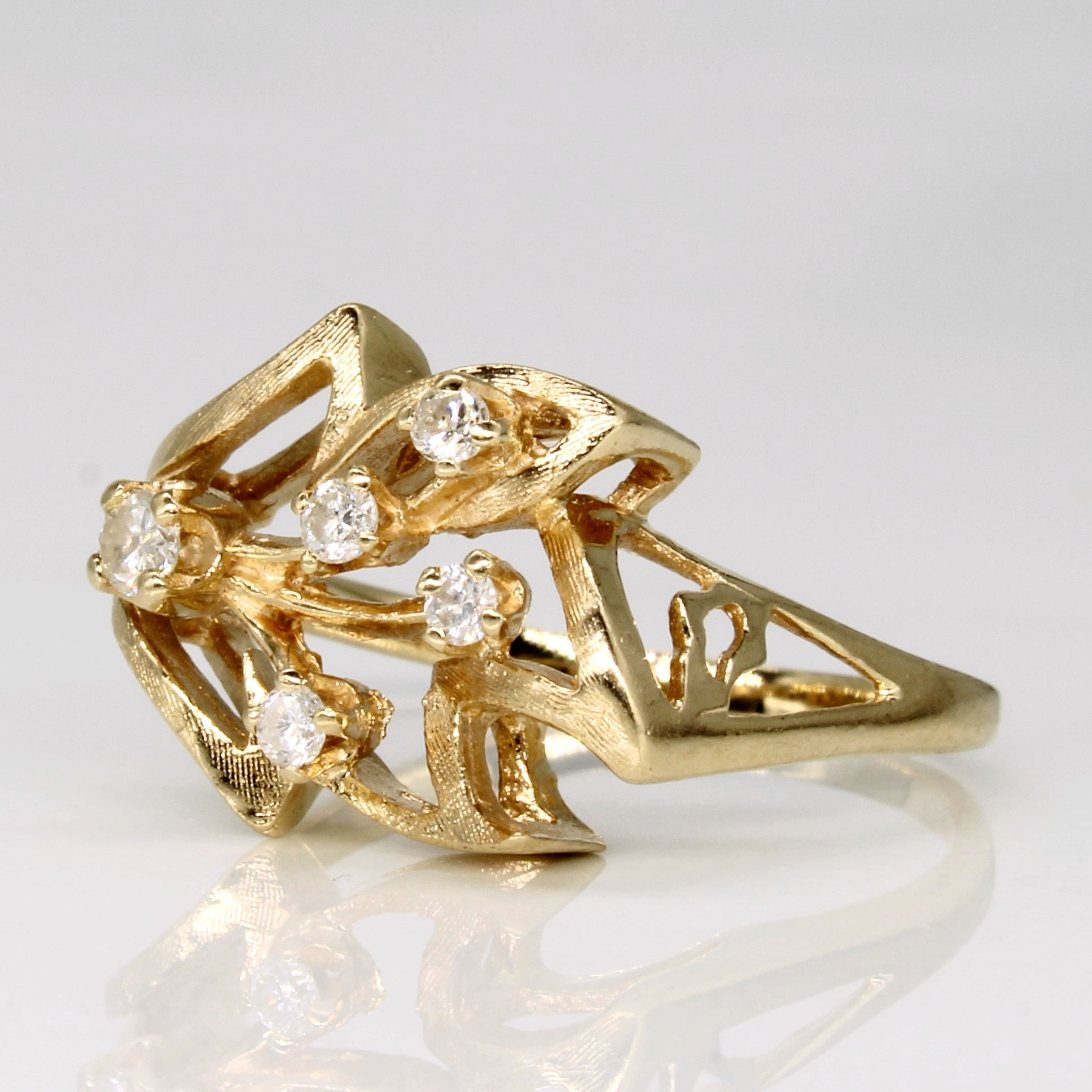 Diamond Leaf Ring | 0.17ctw | SZ 7.25 |