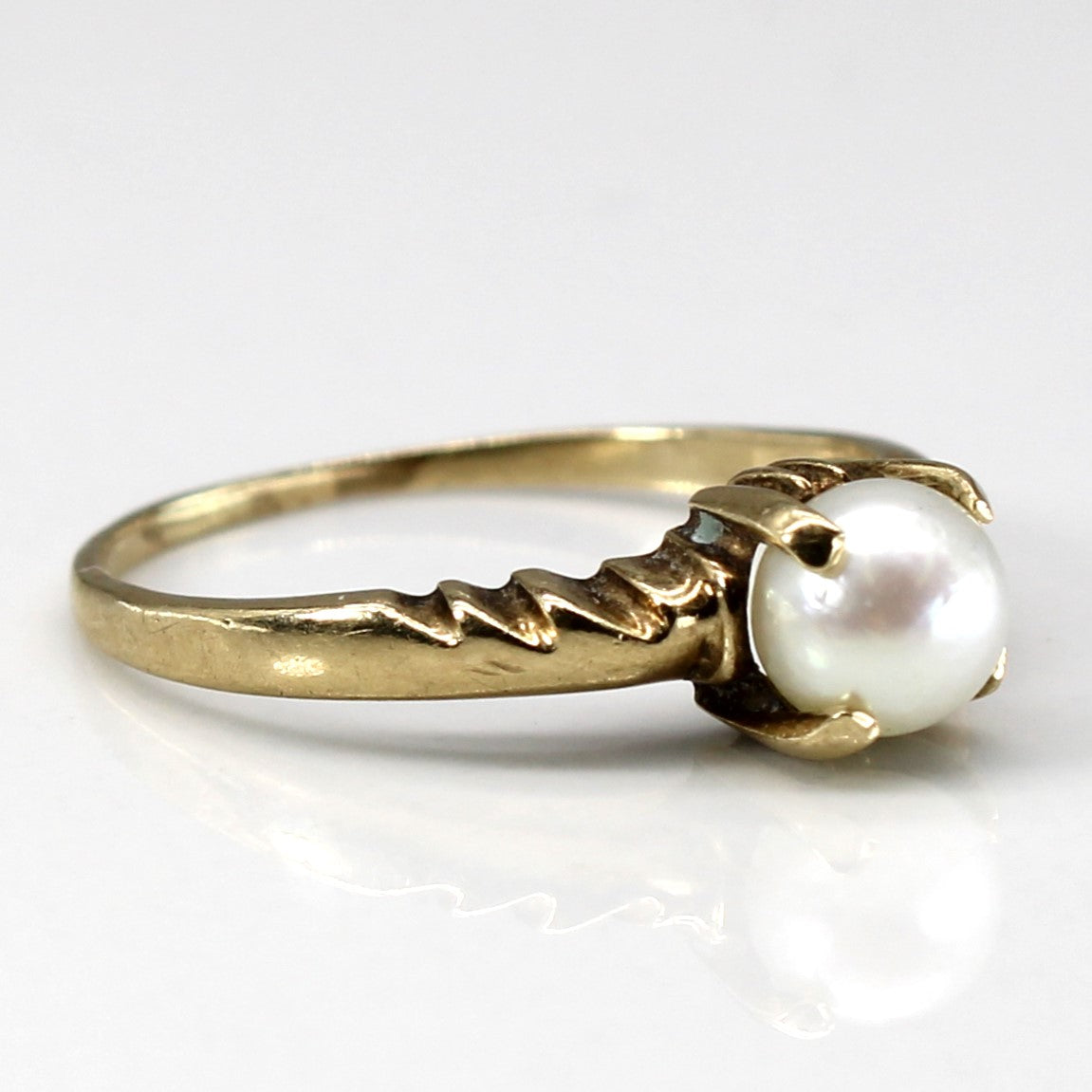 Claw Set Pearl Ring | SZ 4.5 |