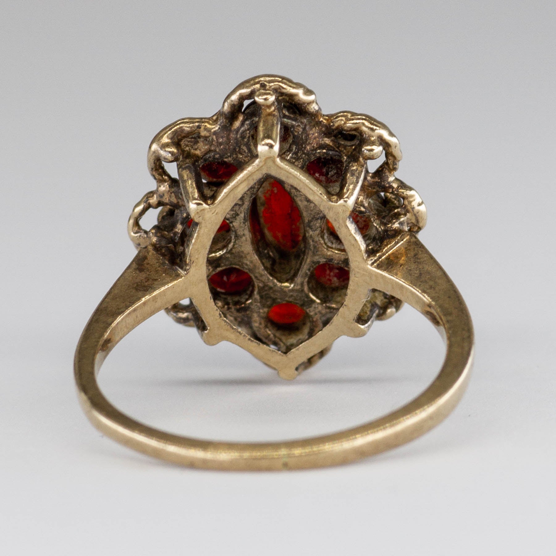 Bague en or 10 carats sertie d'un amas de grenats | 0,95 ct | Taille 2,75 | 