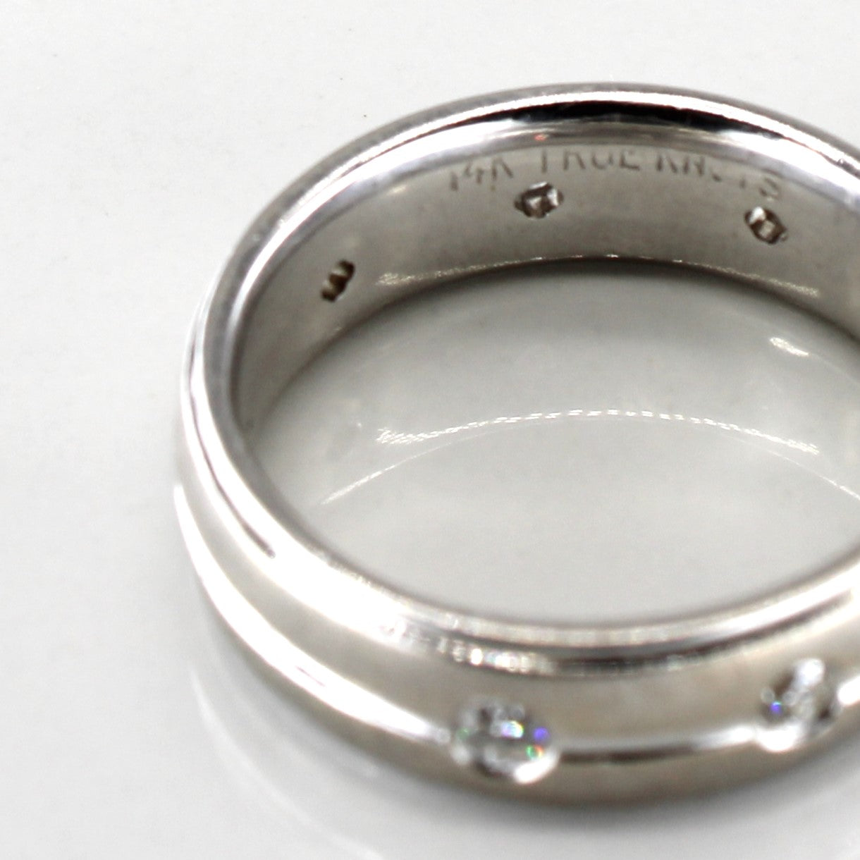 Diamond Flush Set  White 14k Gold Band | 0.2 ctw | SZ 8.25 |