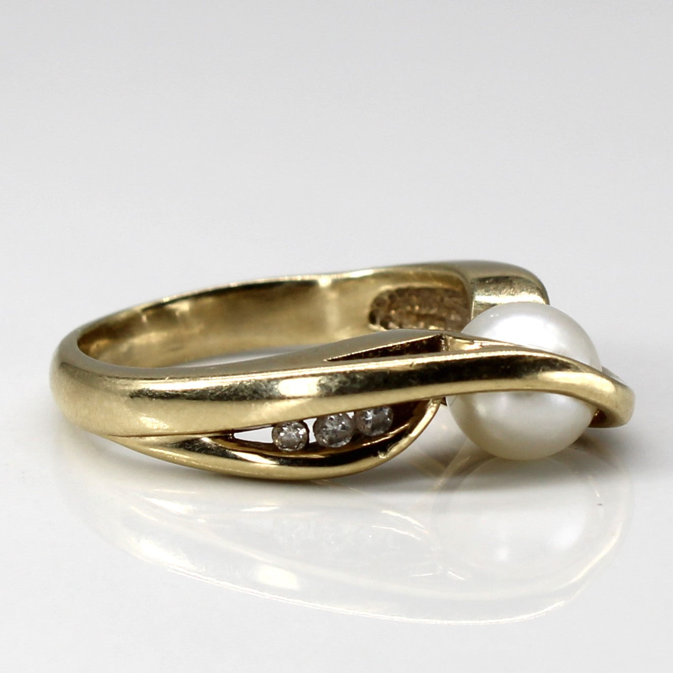 Bypass Pearl & Diamond Ring | 0.06ctw | SZ 5.5 |