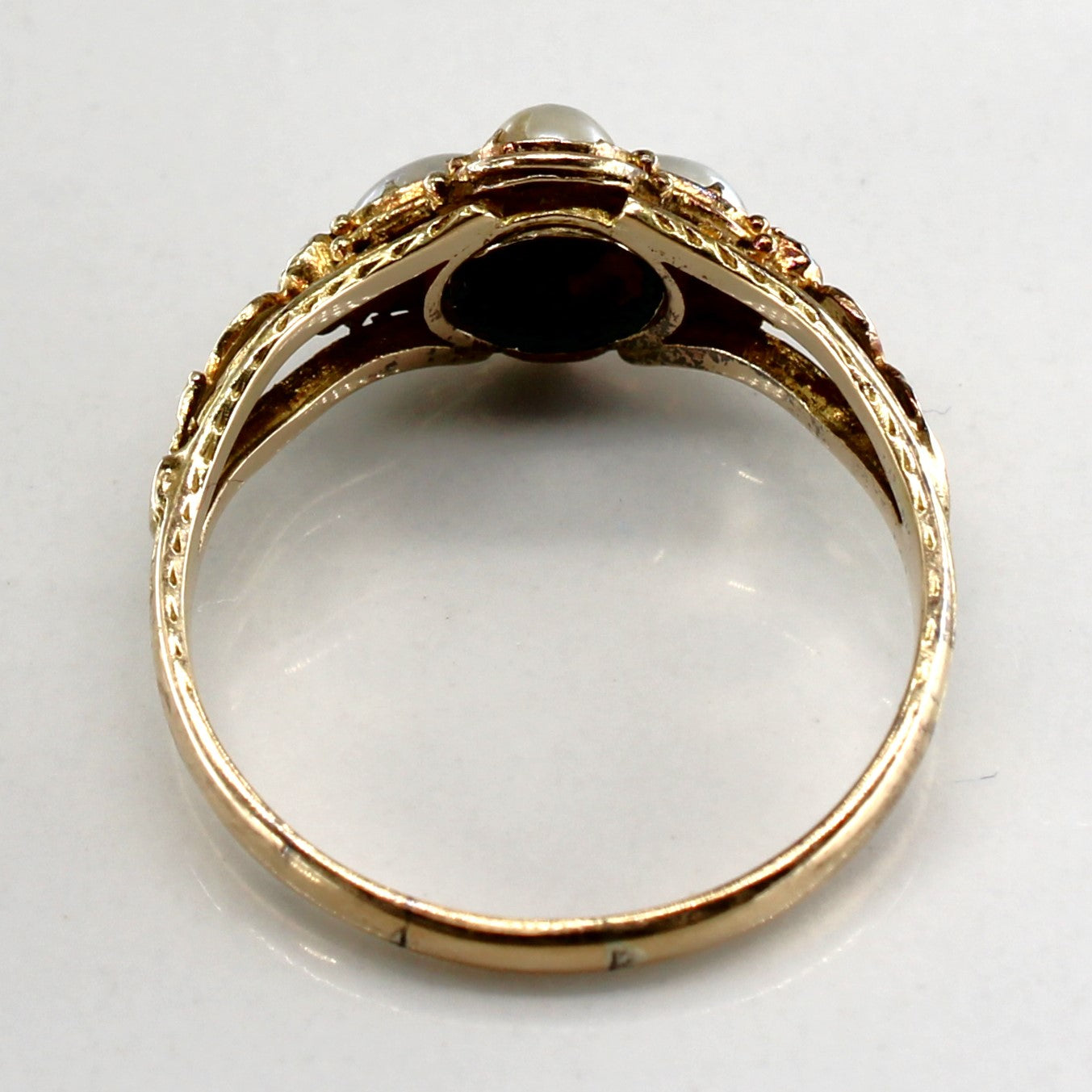 Pearl Cabochon & Emerald 14k Ring | 1.0 ctw, 0.12ctw | SZ 8 |