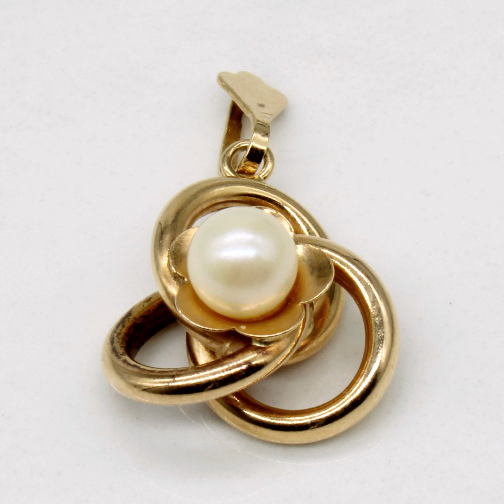 Yellow Gold Pearl Pendant