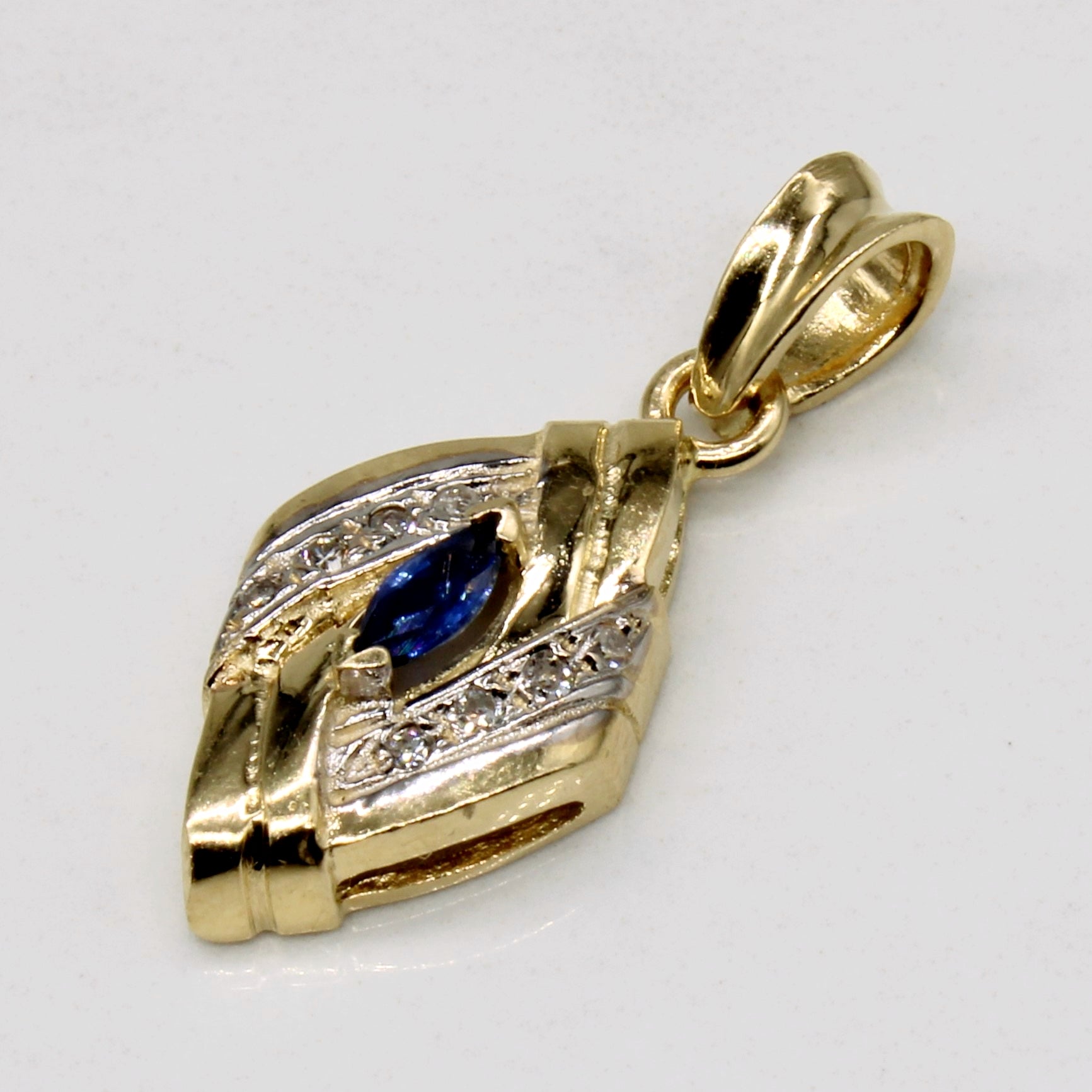 Sapphire & Diamond Pendant | 0.14ct, 0.08ctw |