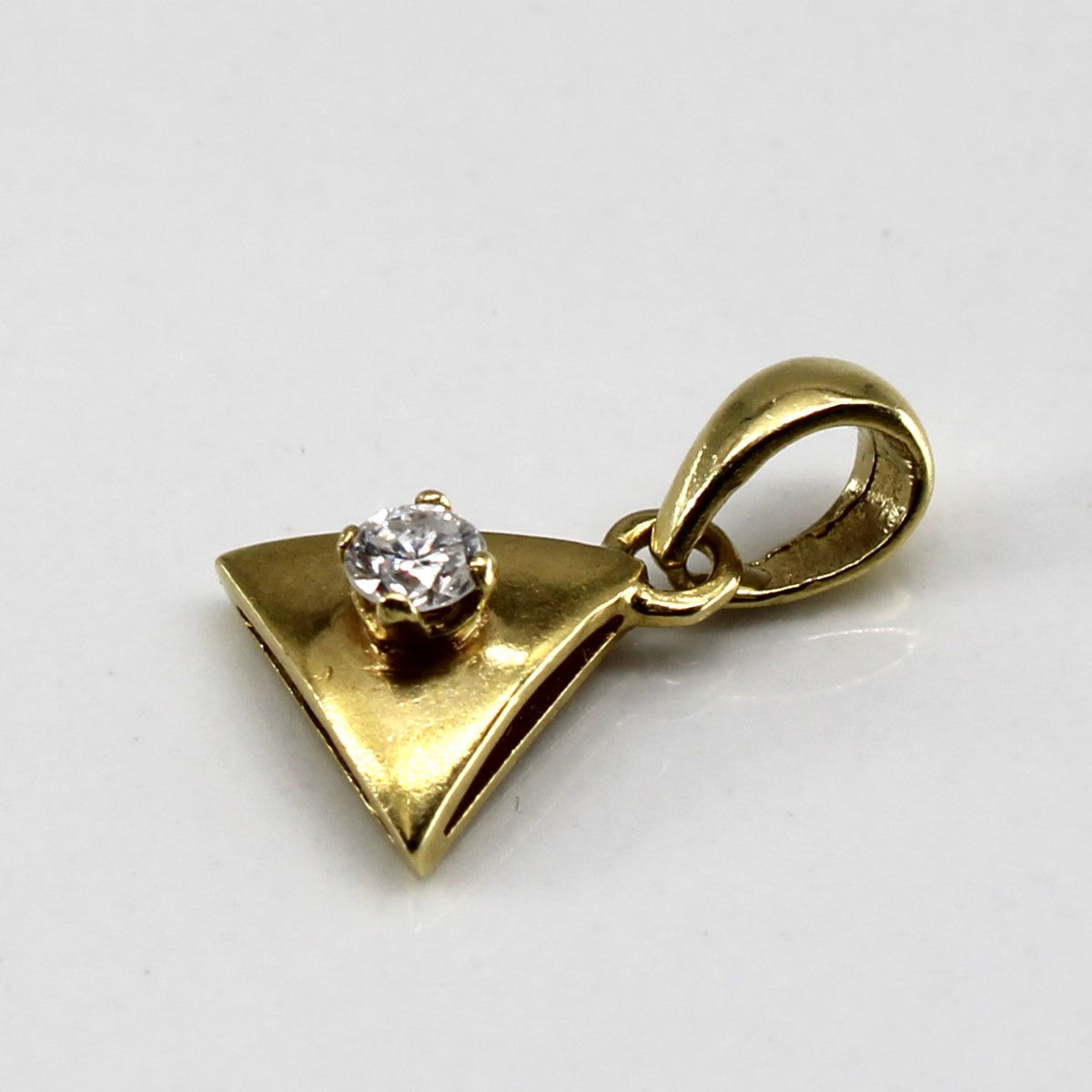 Pendentif solitaire en or et diamant triangulaire | 0,07 ct | 