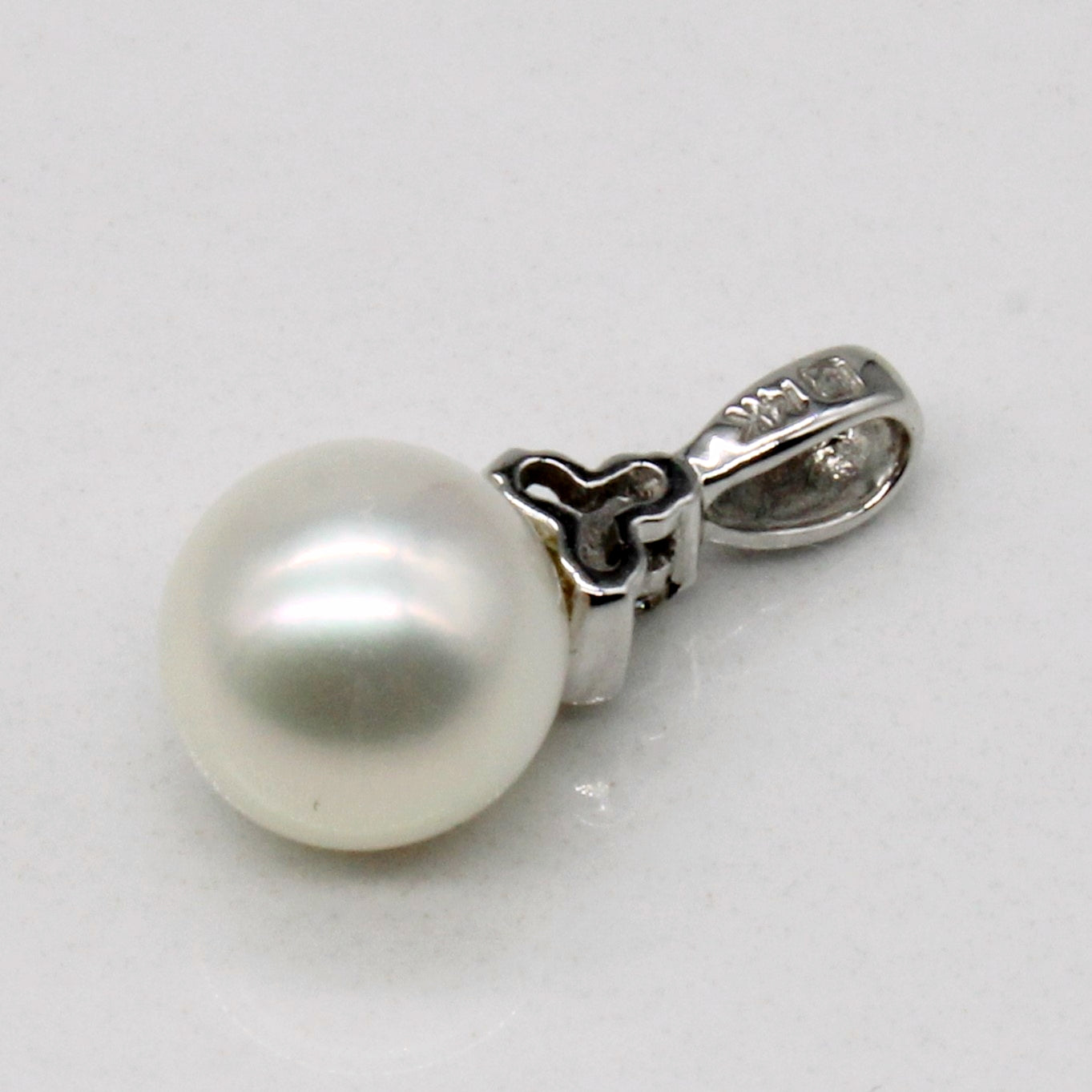 Pearl & Diamond Pendant | 0.08ctw |