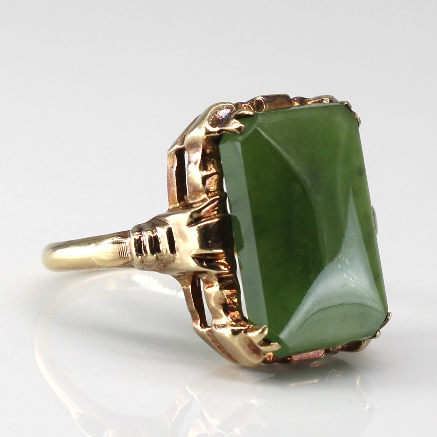 9k Gold Jade Ring | 3.60ct | SZ 5.25 |