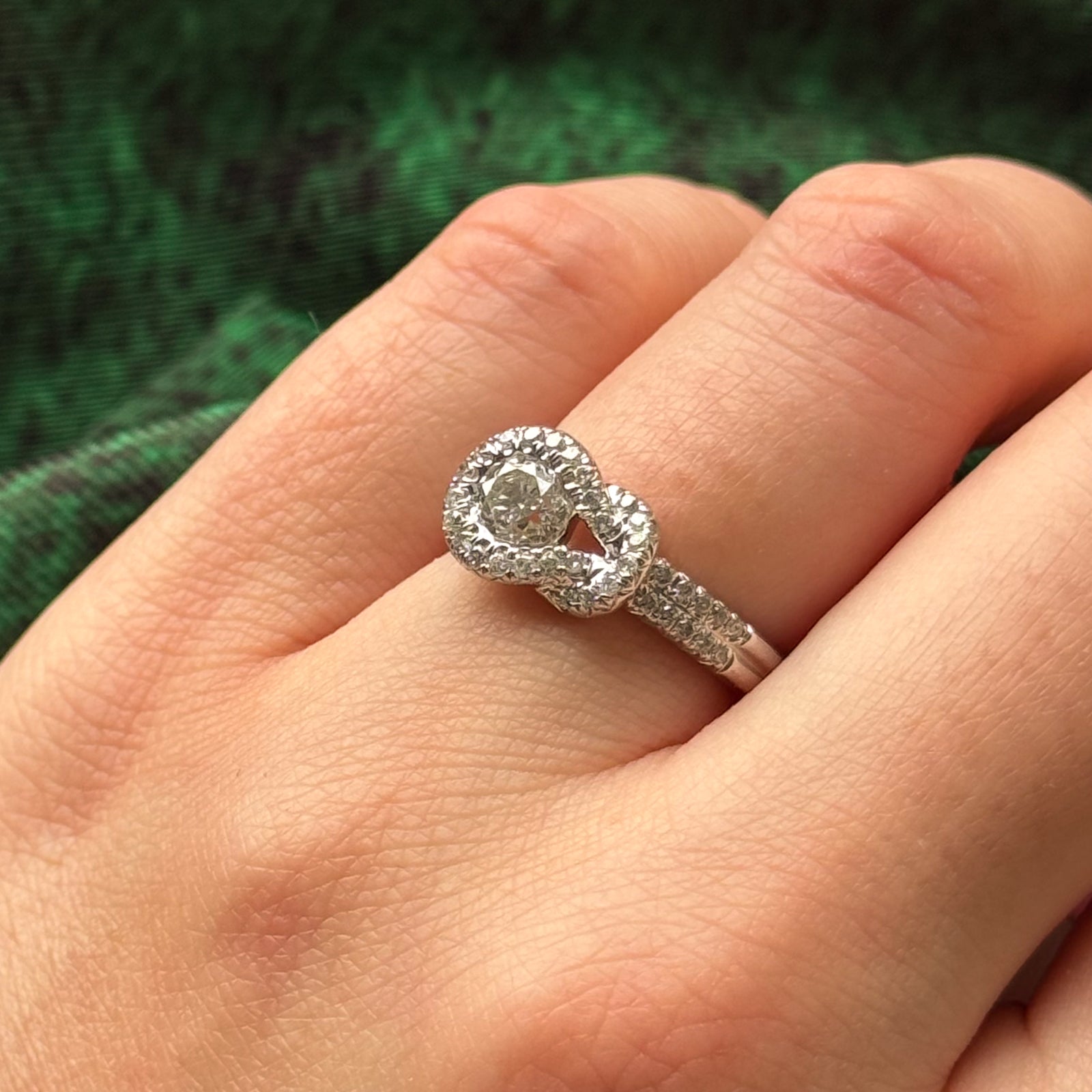 Bague nœud en diamant | 0,72 ct | Taille 5 | 