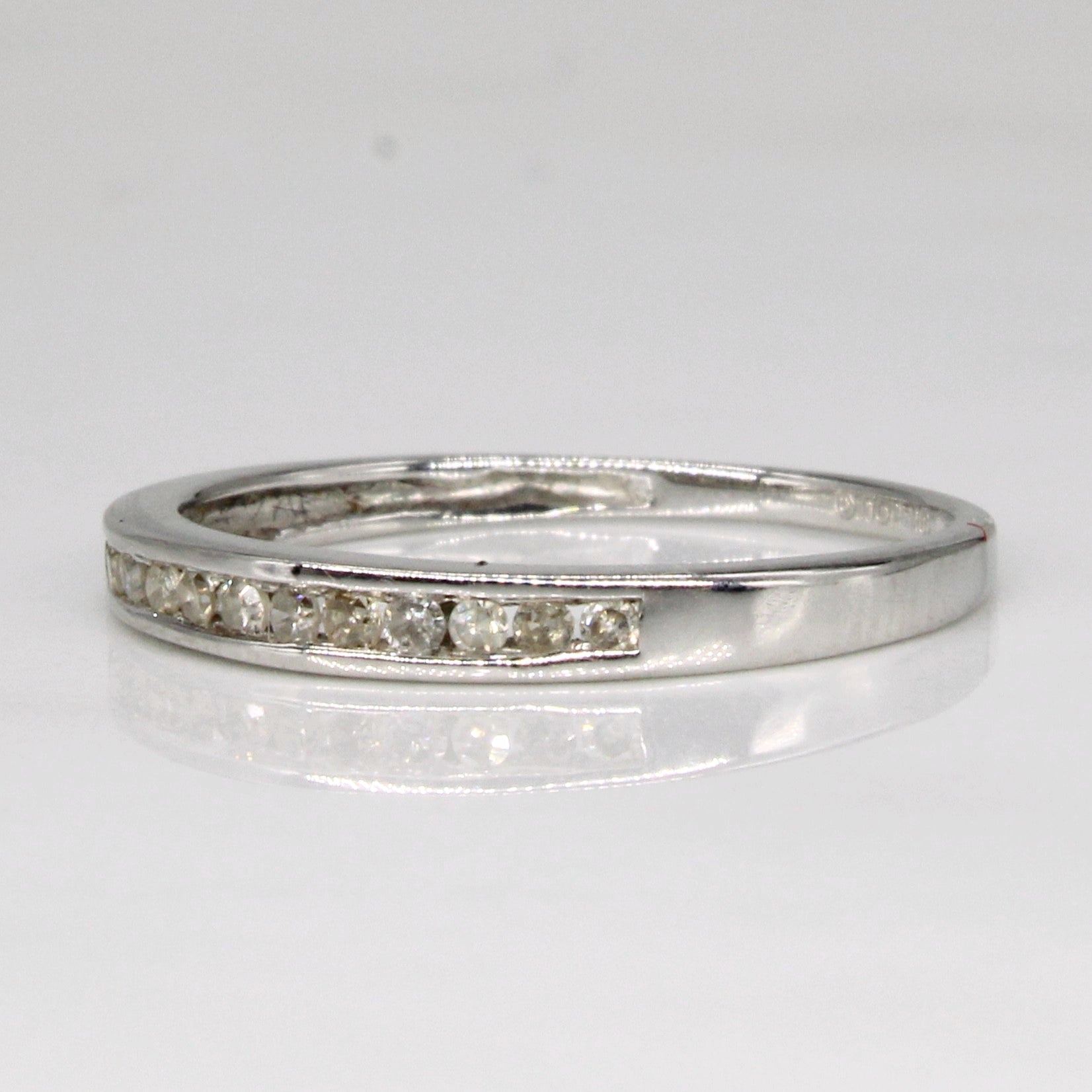 Bague sertie de diamants en canal | 0,09 ct | Taille 4,25 |