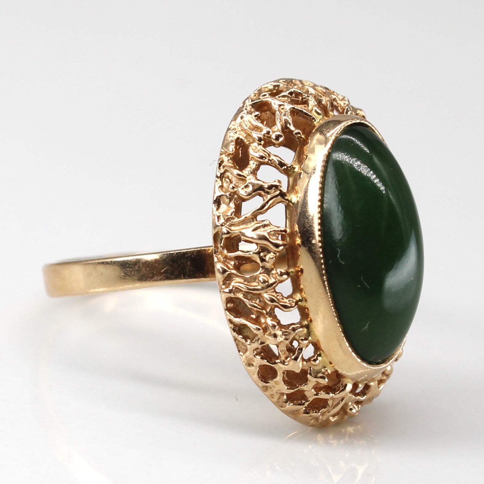1980 Soviet Hallmarked Bezel Set Jade Textured Gold Ring | 3.50ct | SZ 7.25 |