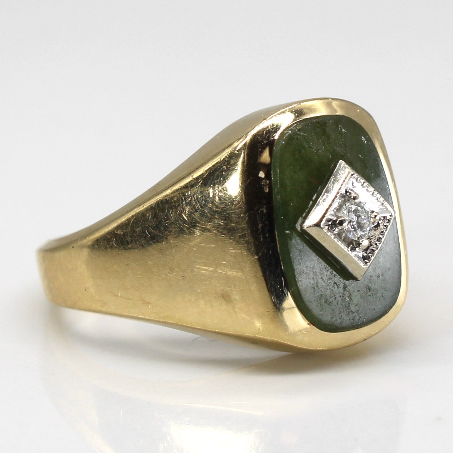 Jade & Diamond Ring | 2.90ct | 0.07ct | SZ 9.75 |