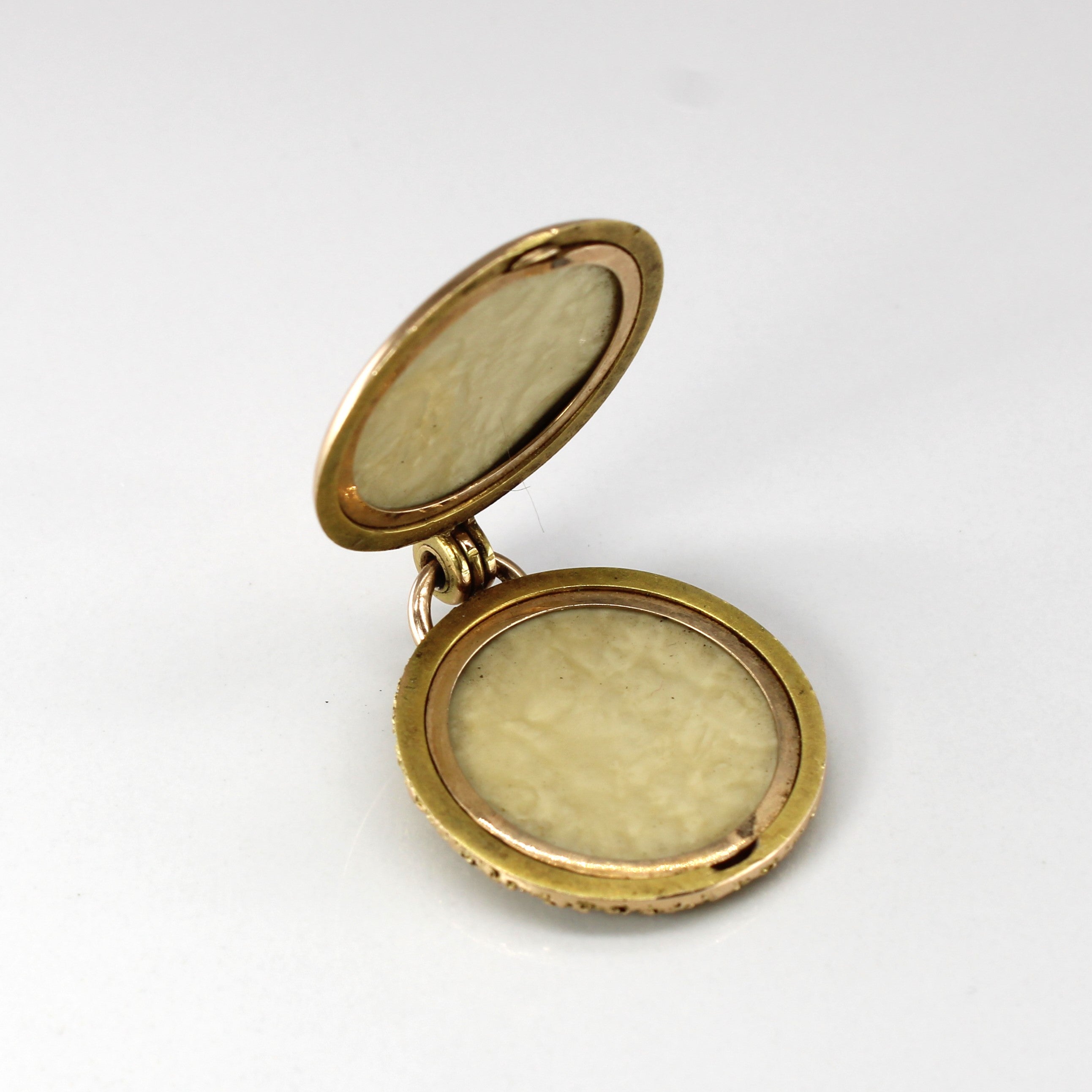 14k Yellow Gold Textured Signet Locket
