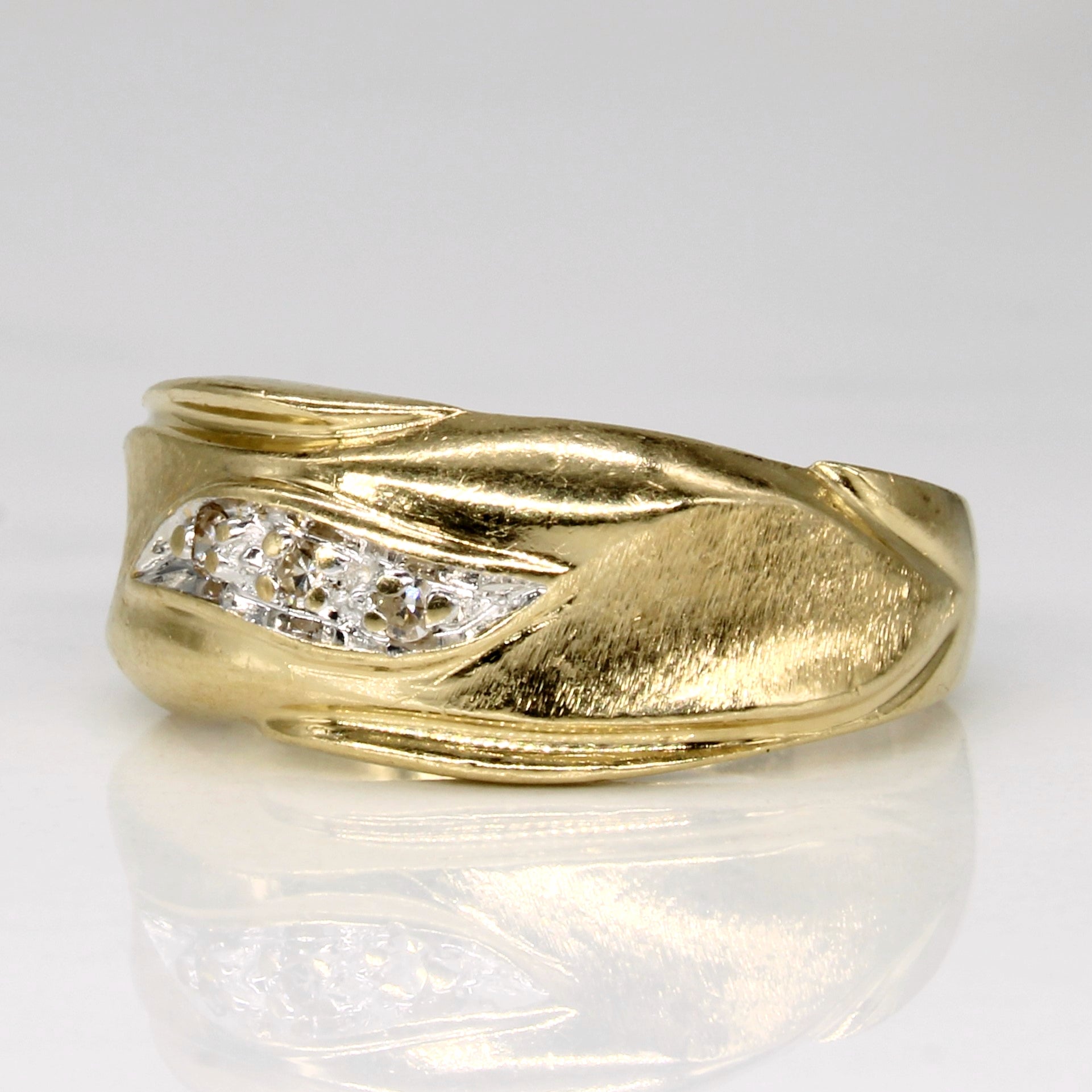 14k Yellow Gold Diamond Ring | 0.03ctw | SZ 6 |