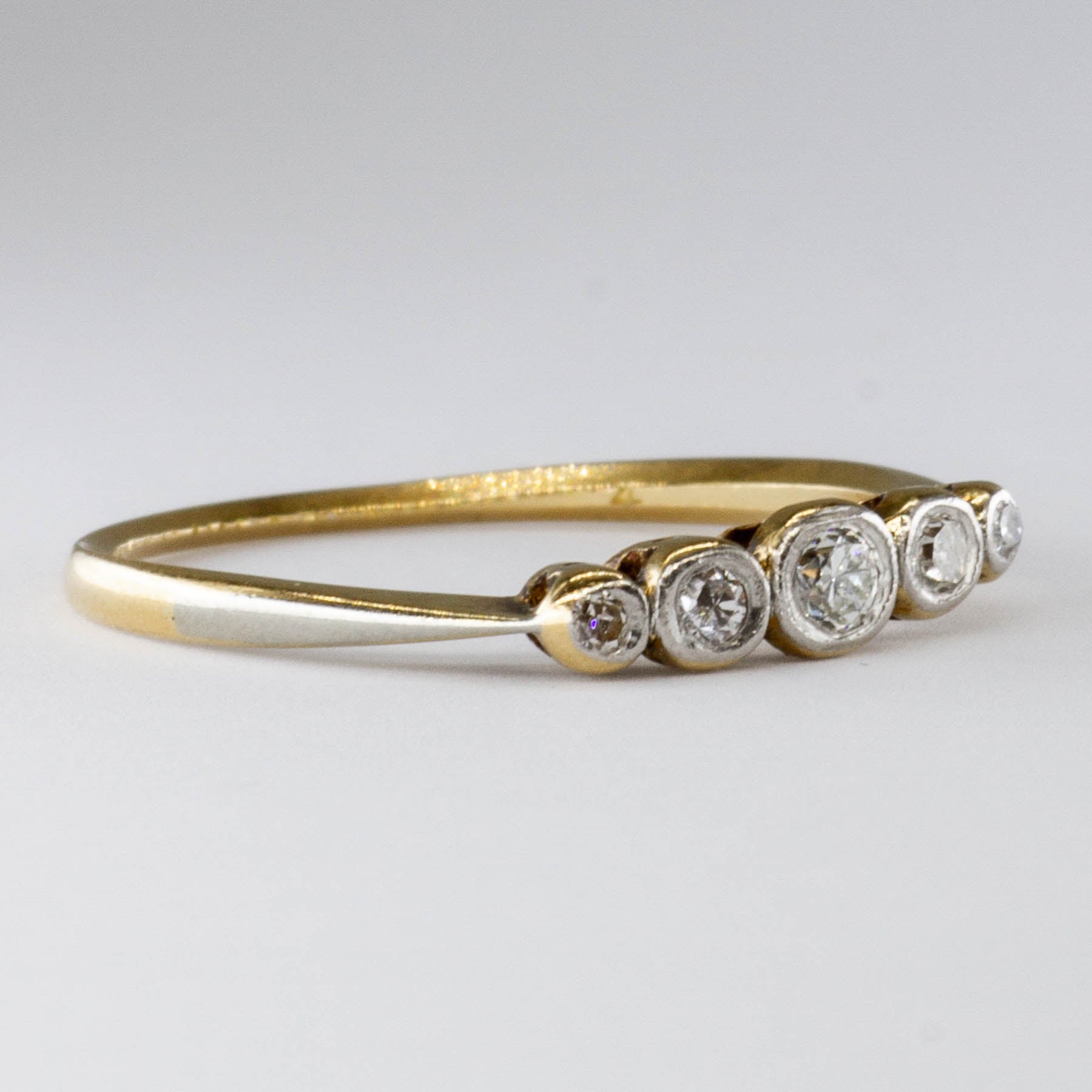 Bague Art Déco en or 18 carats et diamants | 0,13 ct | Taille 6,75 | 