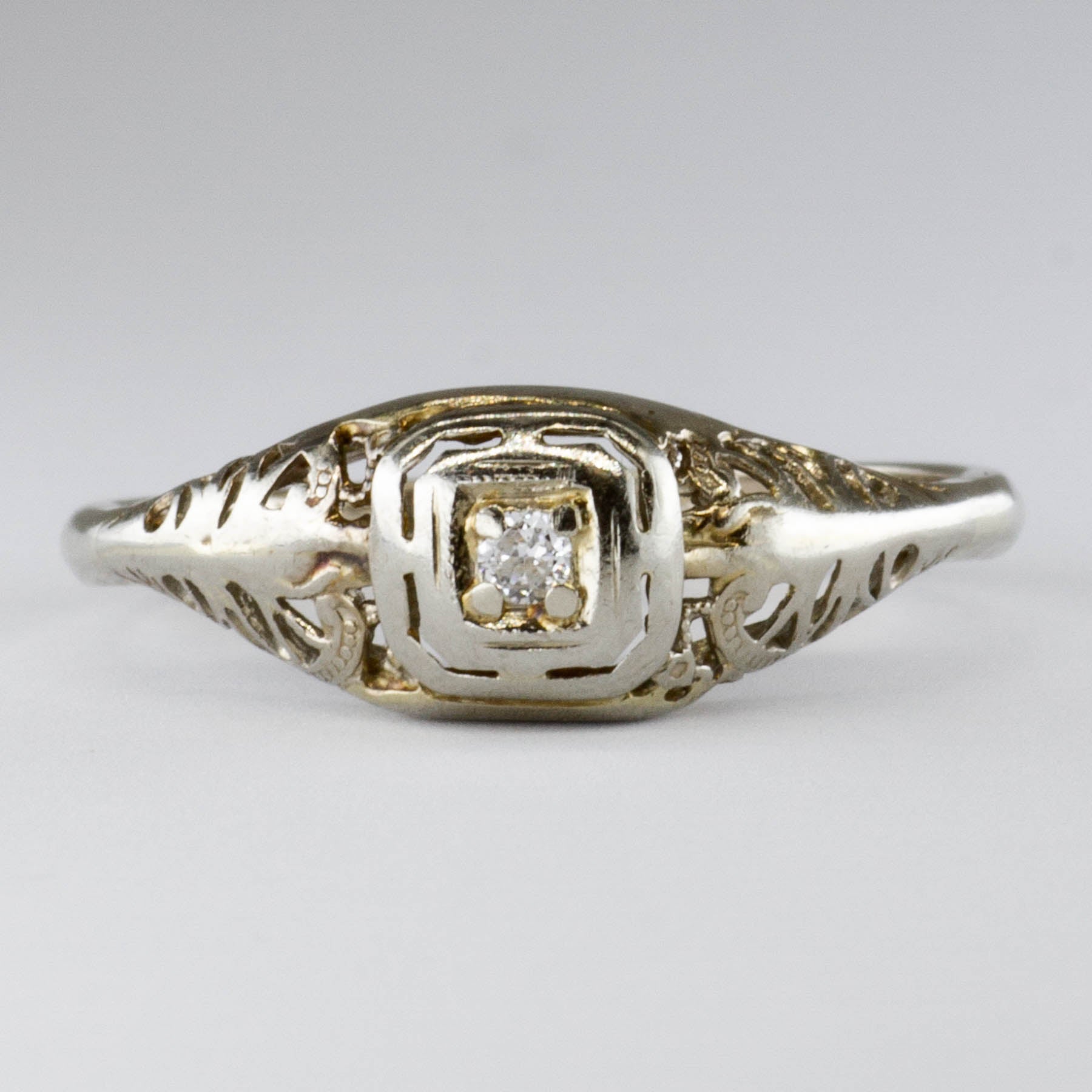 Vintage Solitaire Diamond 18k Ring | 0.03ct | SZ 7.25 |