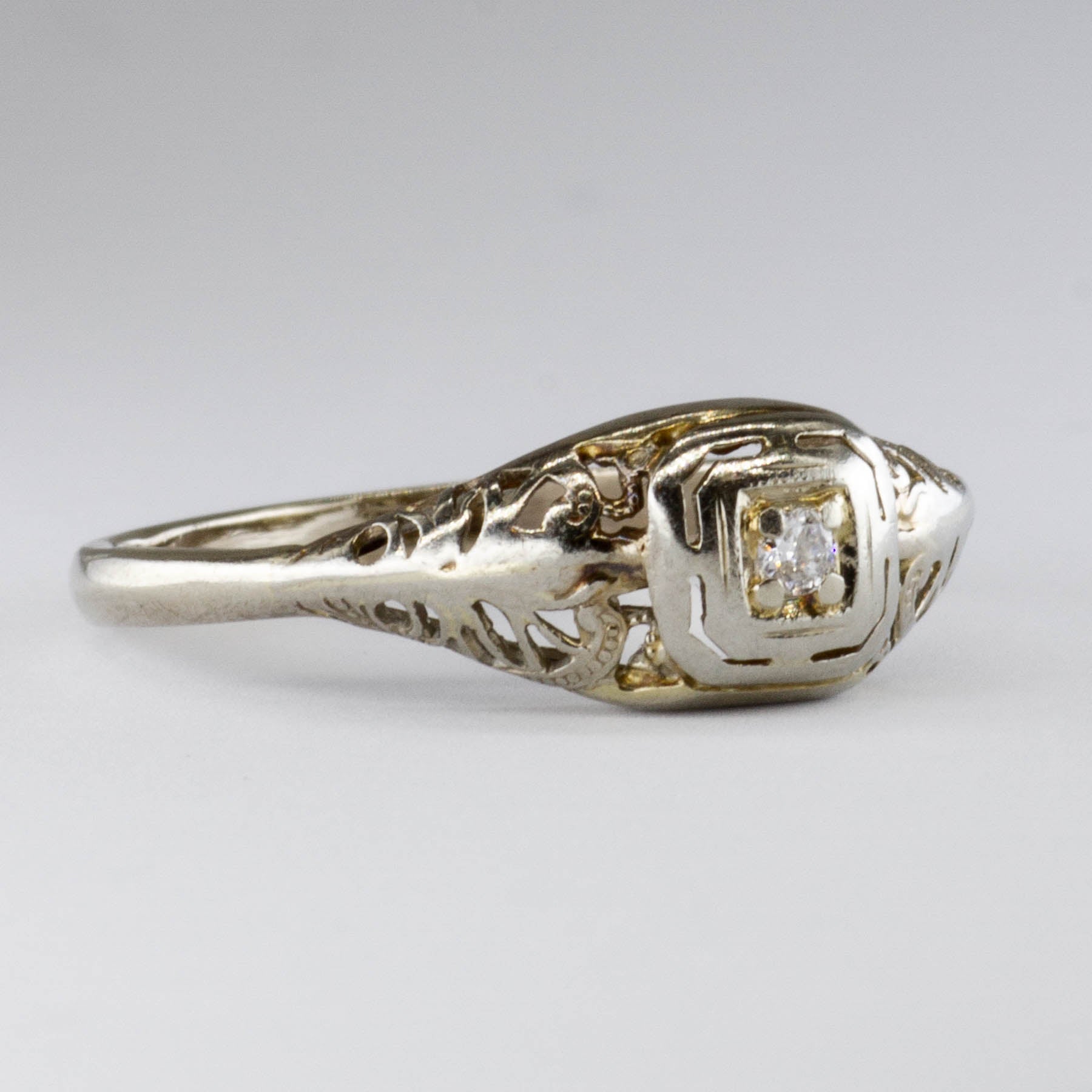 Vintage Solitaire Diamond 18k Ring | 0.03ct | SZ 7.25 |