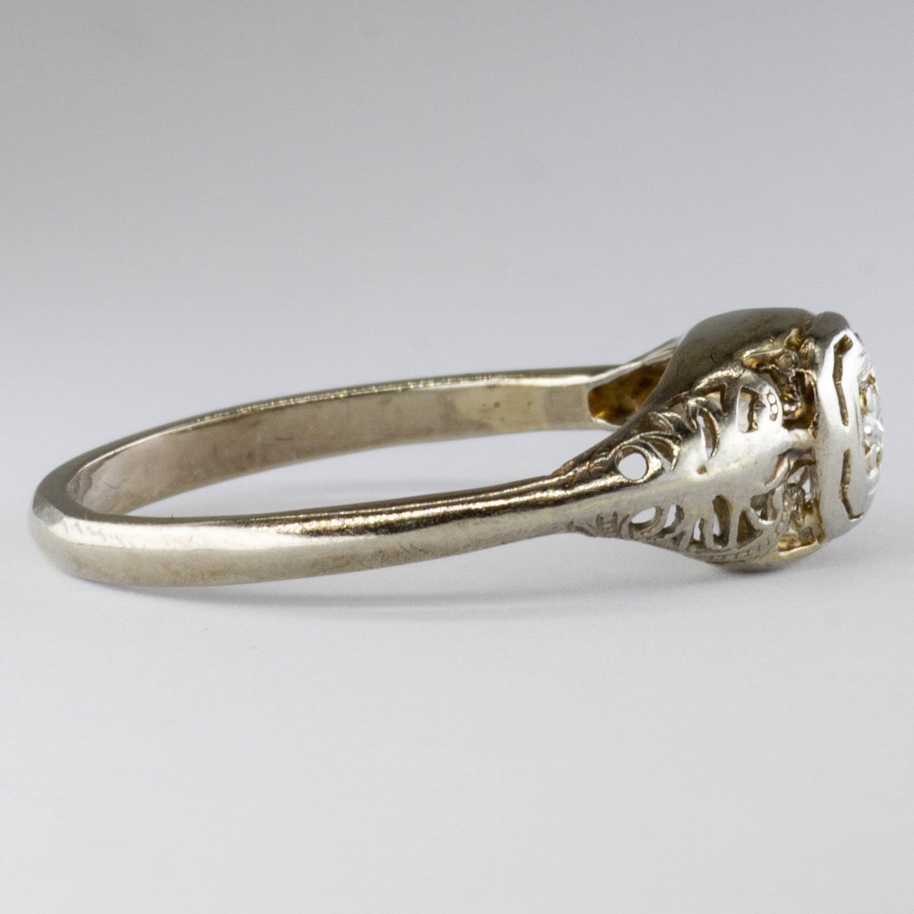 Vintage Solitaire Diamond 18k Ring | 0.03ct | SZ 7.25 |