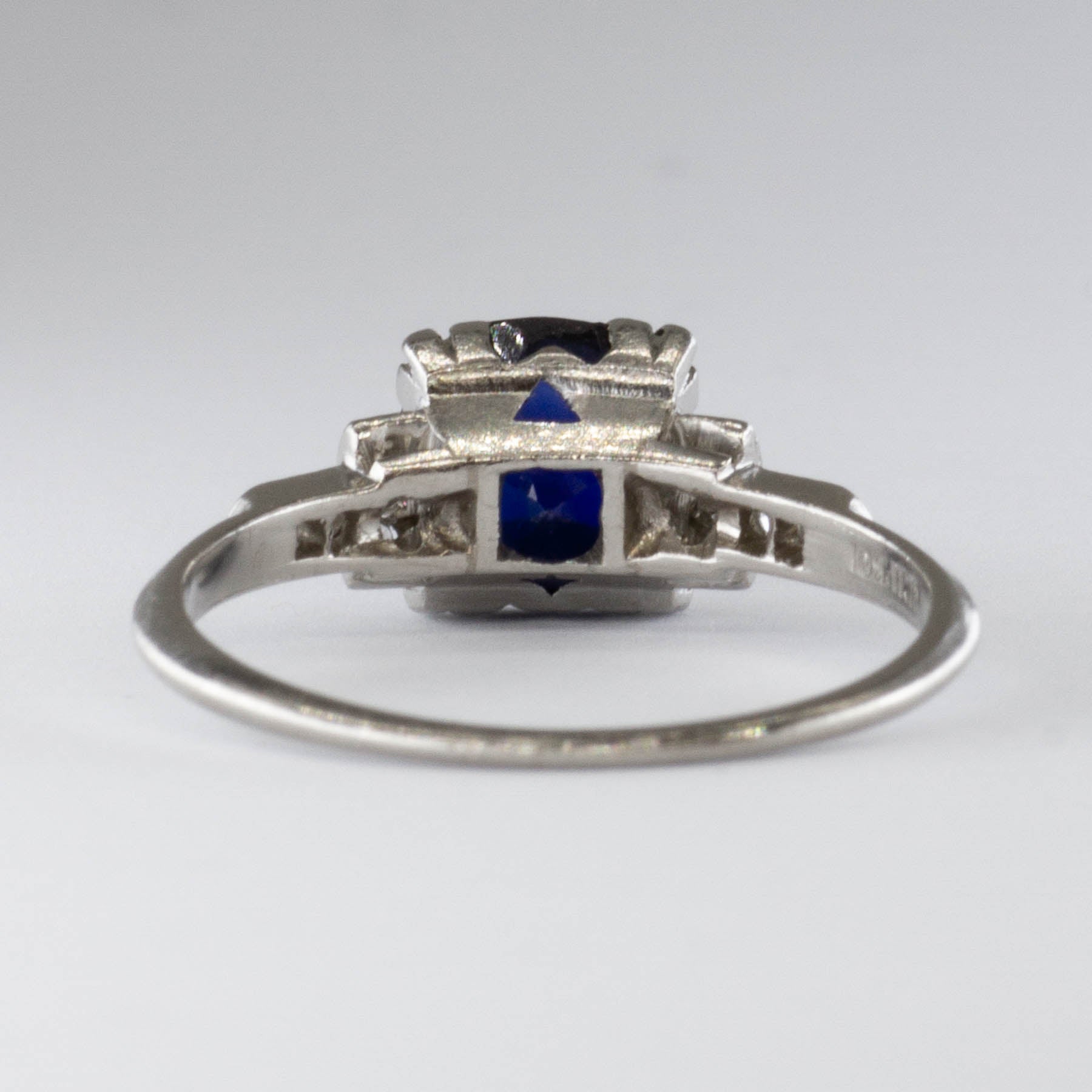 Bague Art Déco en platine et saphir synthétique | 1,70 ct | Taille 5,5 | 