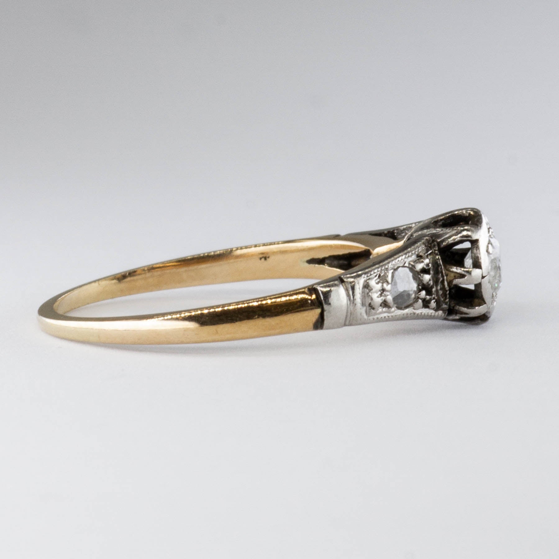 Bague Art Déco en or jaune 14 carats et platine sertie d'un diamant | 0,12 ct | Taille 4,5 | 