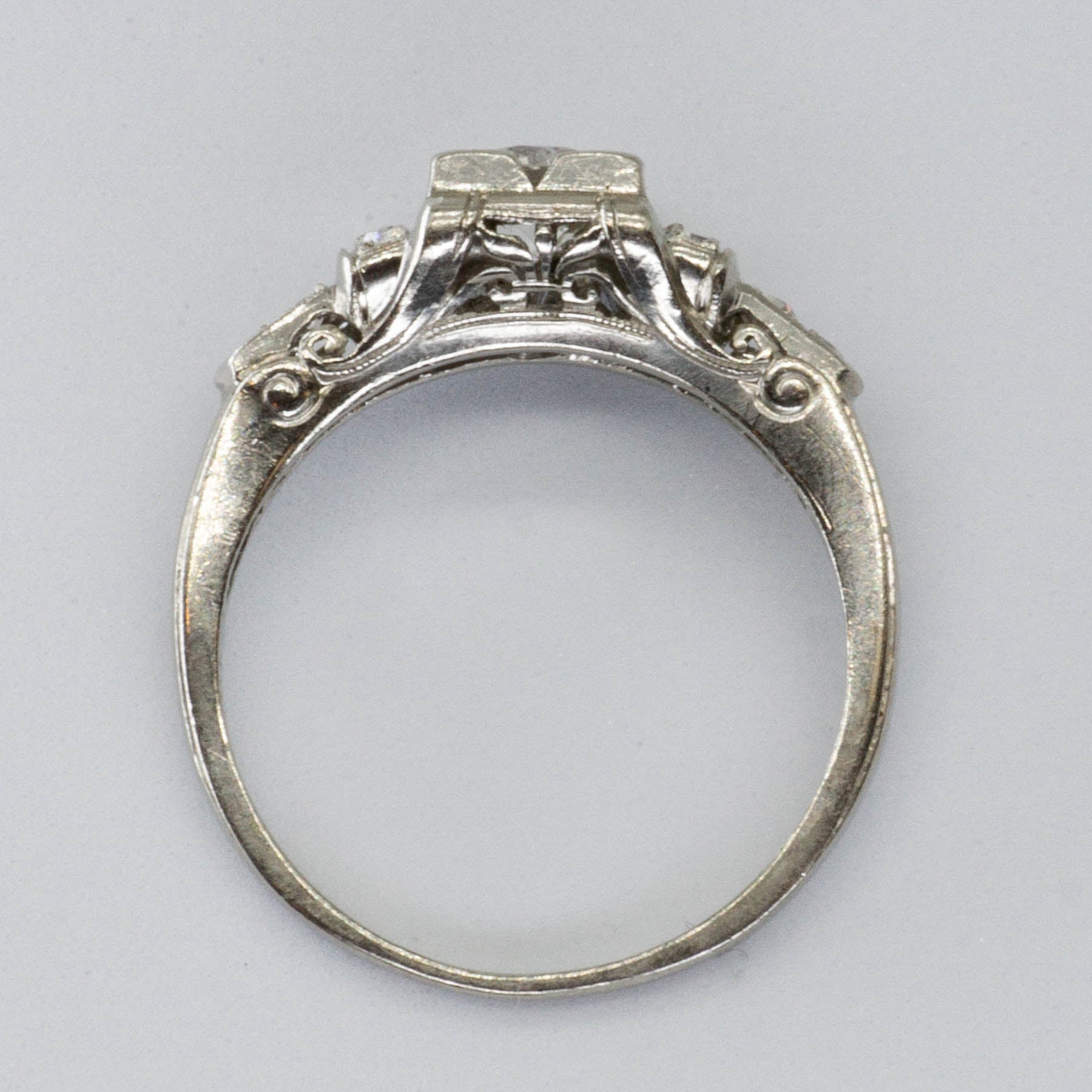 Bague Art Déco en platine avec diamant taille transitionnelle | 0,35 ct | Taille 4,5 | 