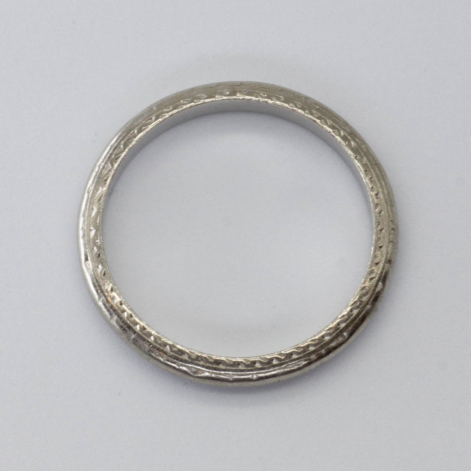 Art Deco Platinum Band |  | SZ 6.25 |