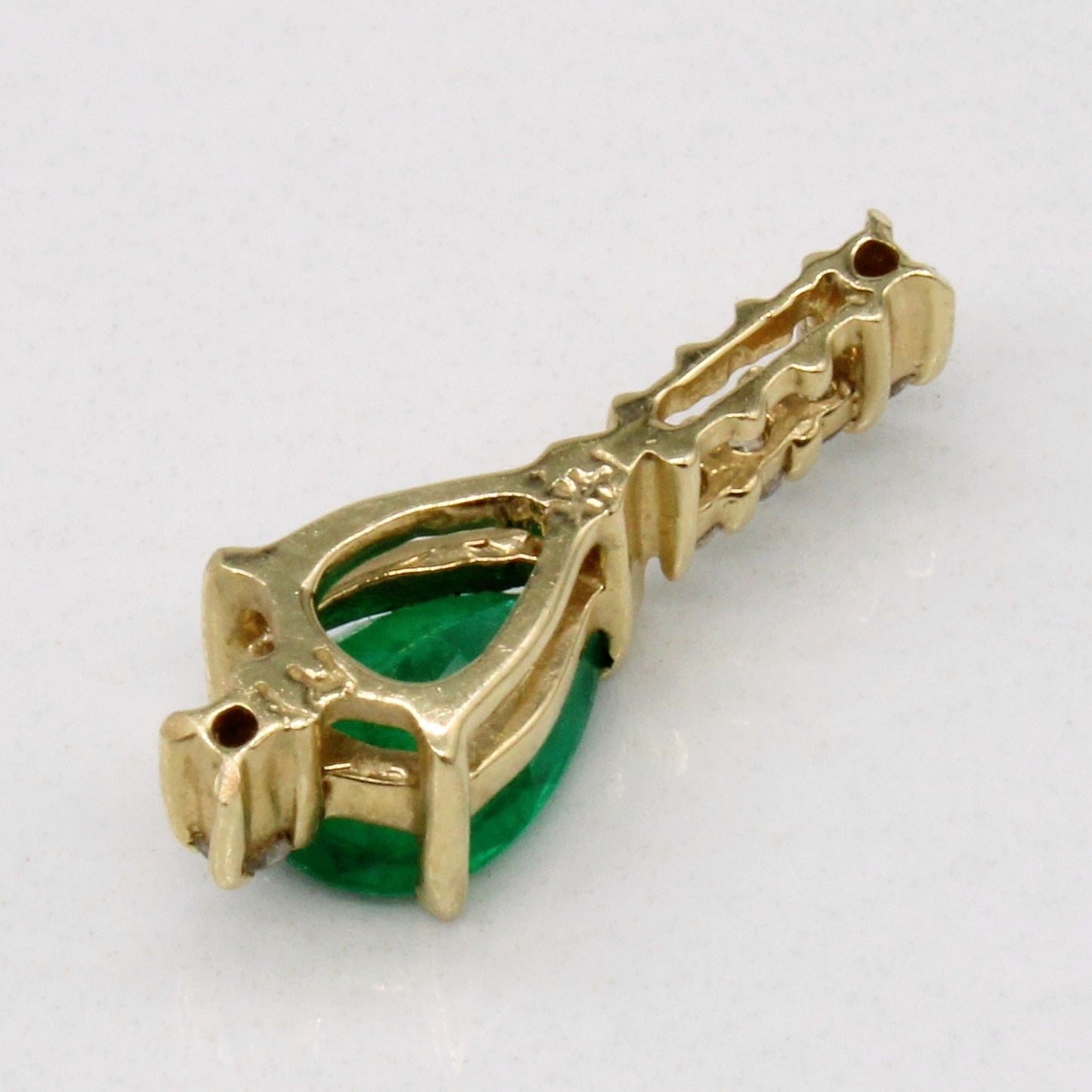 Emerald & Diamond Pendant | 0.90ct, 0.07ctw |