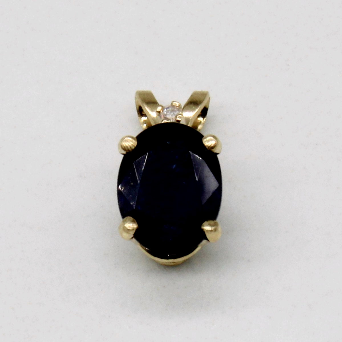 Sapphire & Diamond Pendant | 0.80ct, 0.01ct |