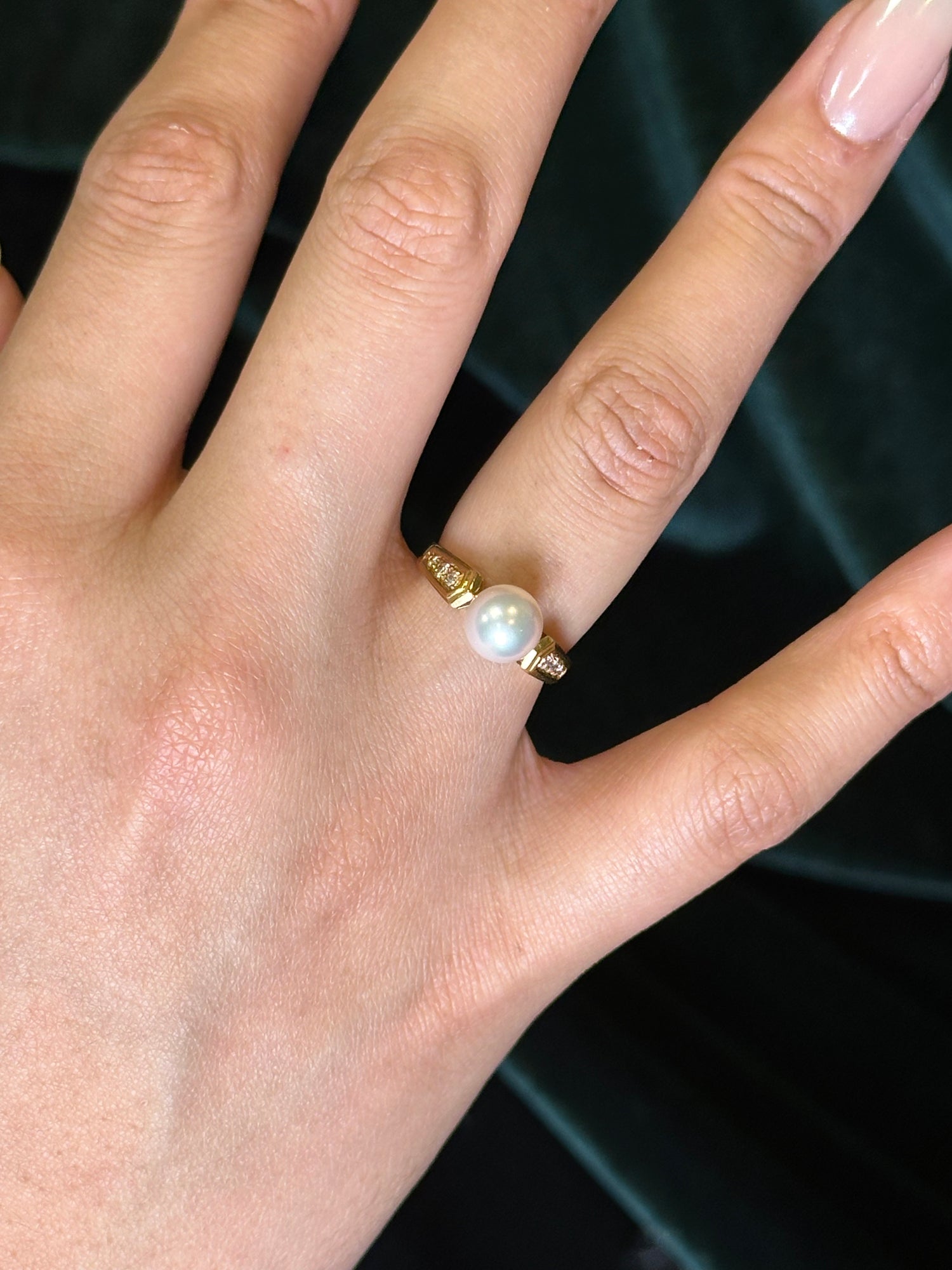 Pearl and Diamond Ring | 0.12 ctw SZ 6.25 |