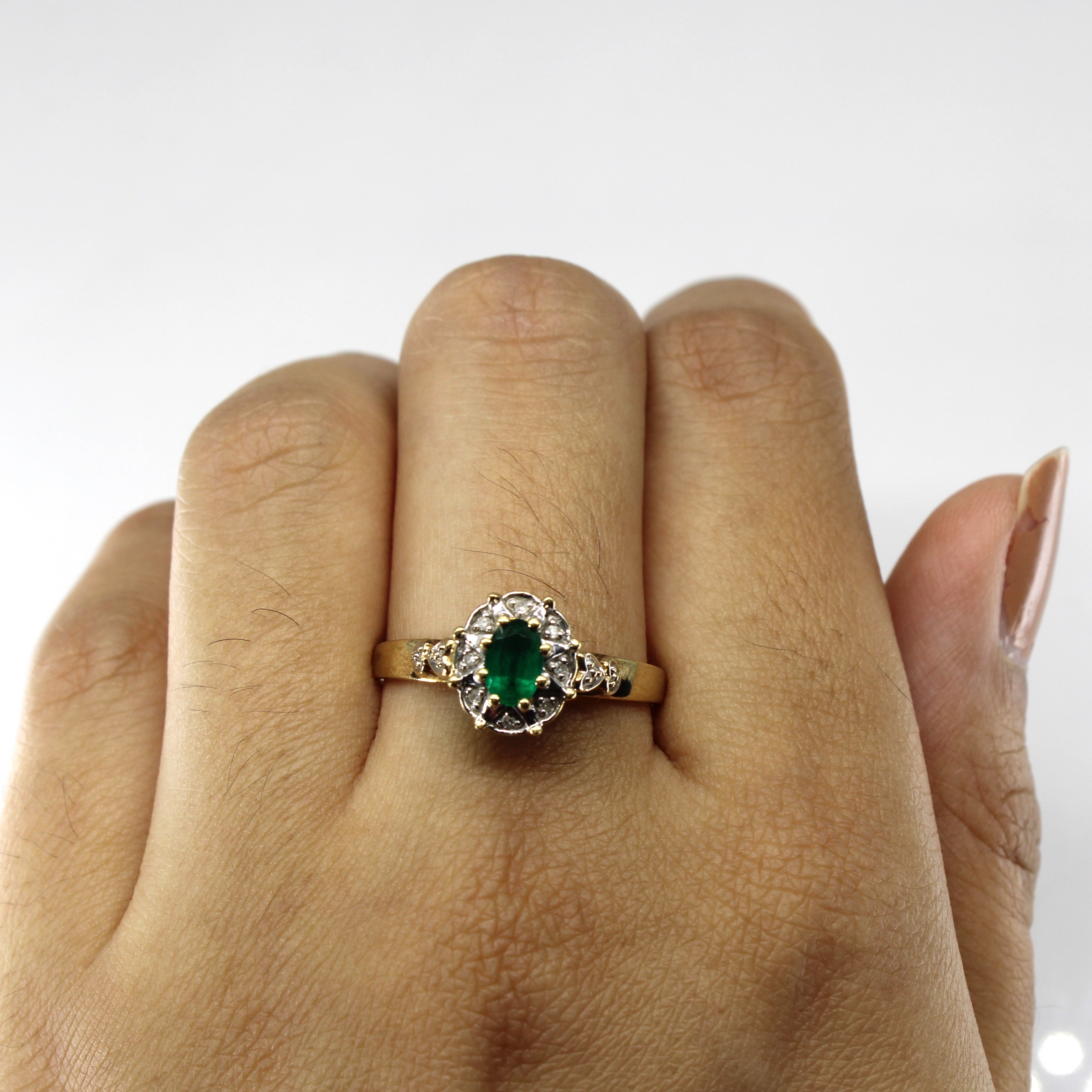 Emerald & Diamond Cocktail Ring | 0.25ct | 0.016ctw | SZ 9.5 |