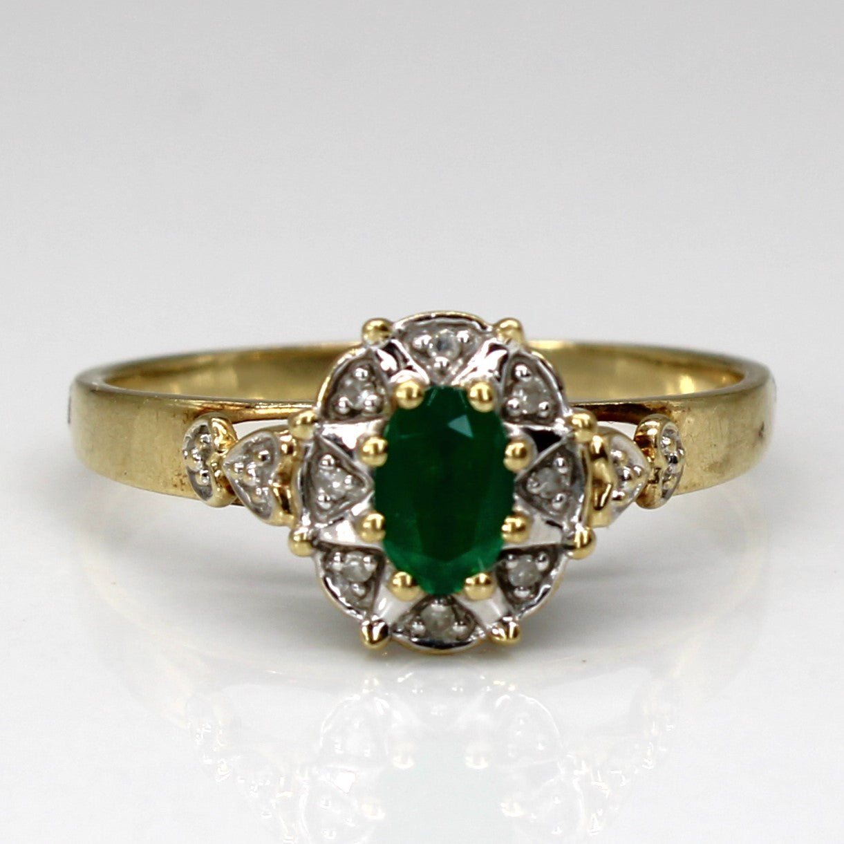 Emerald & Diamond Cocktail Ring | 0.25ct | 0.016ctw | SZ 9.5 |
